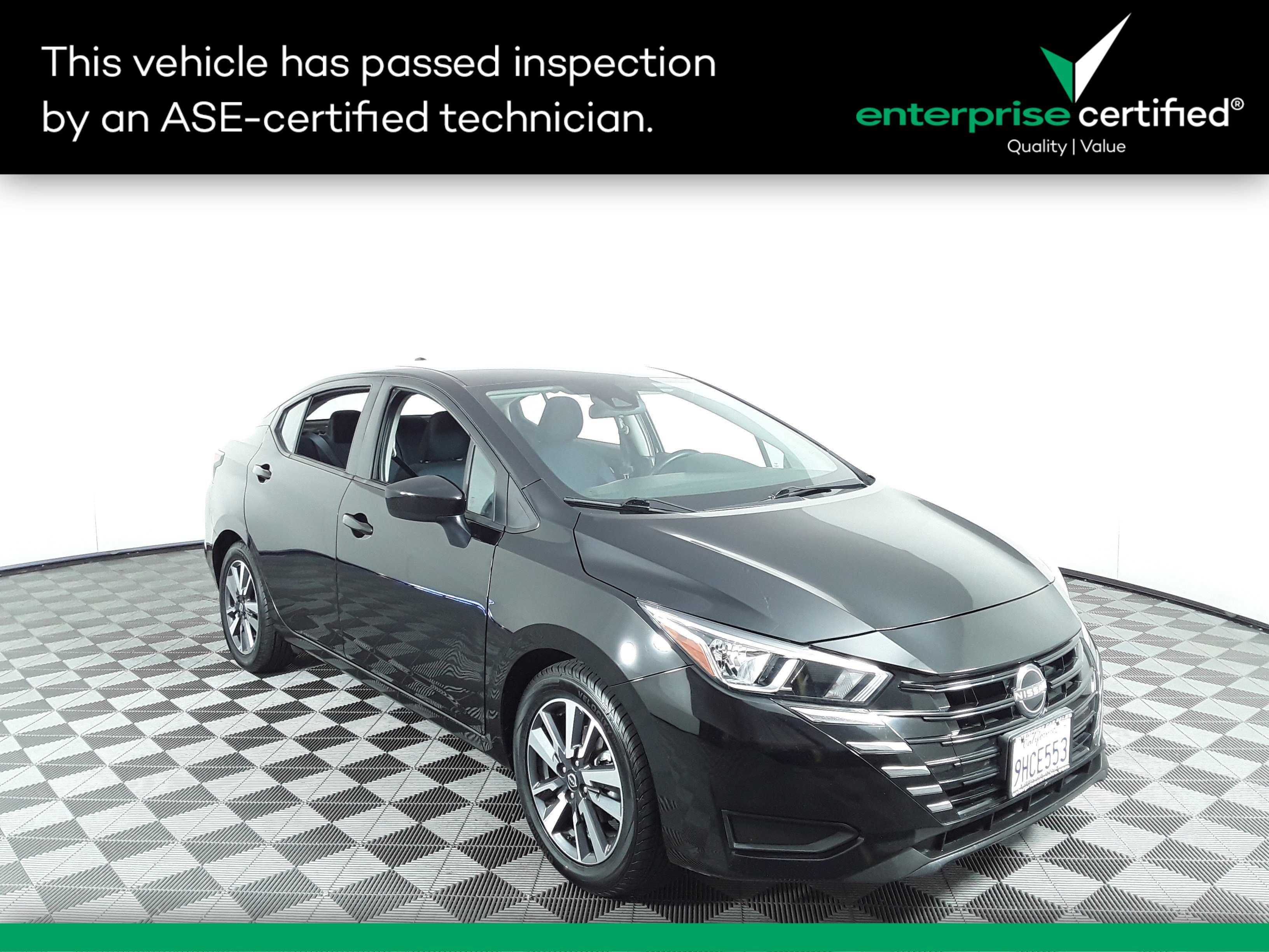 2023 Nissan Versa Sedan SV's photo