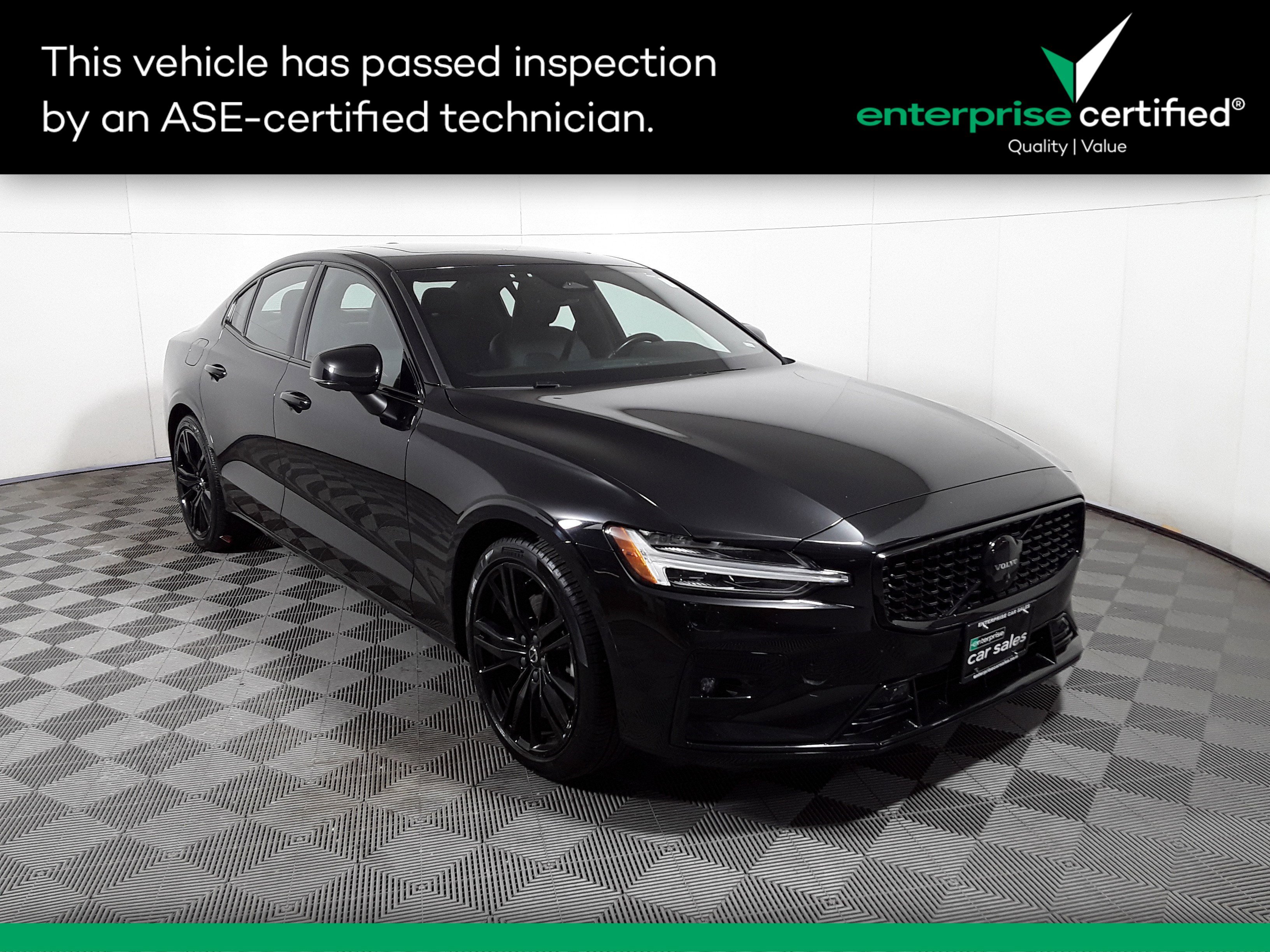 2024 Volvo S60 B5 FWD Plus Black Edition