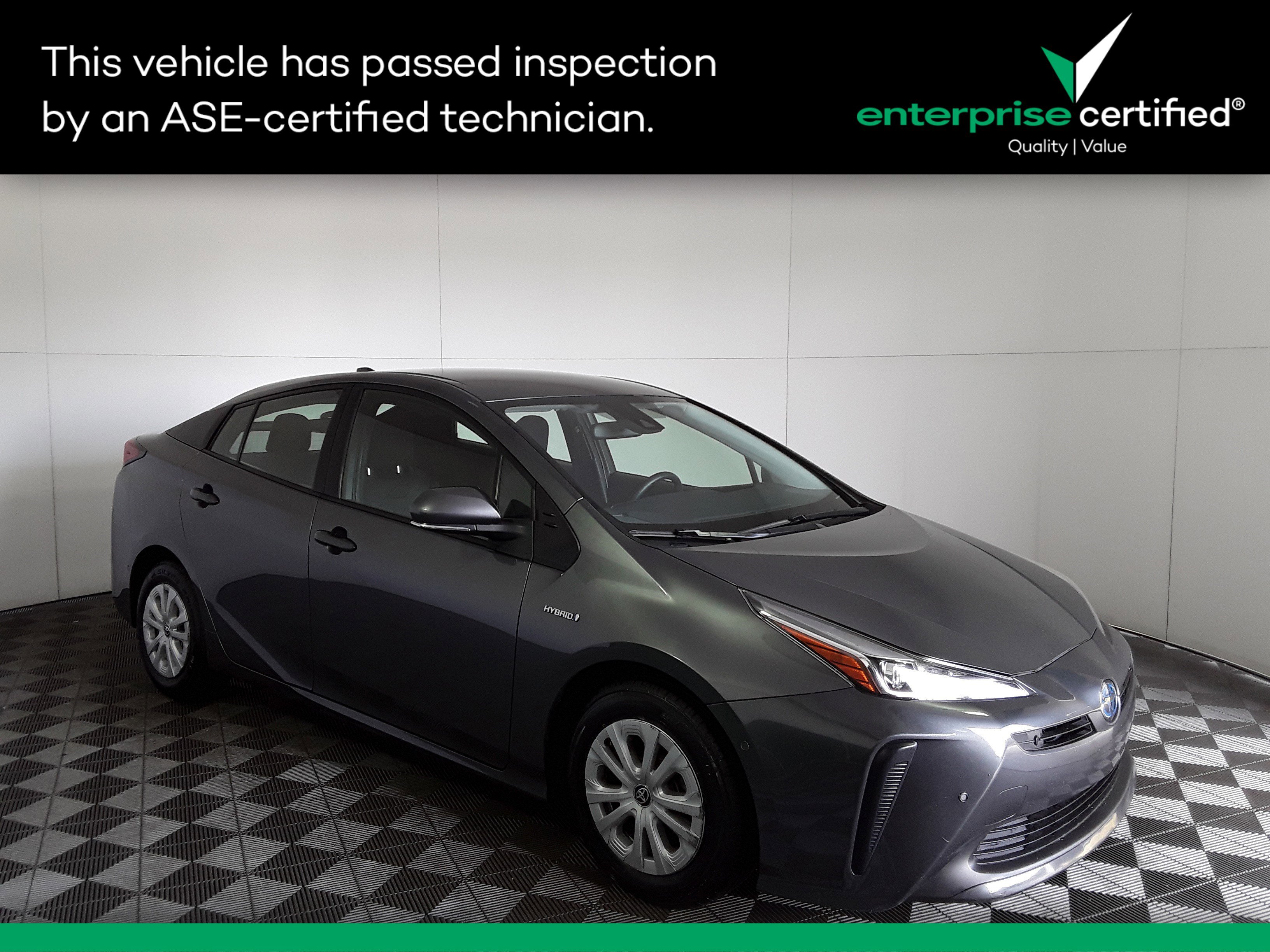 2022 Toyota Prius LE