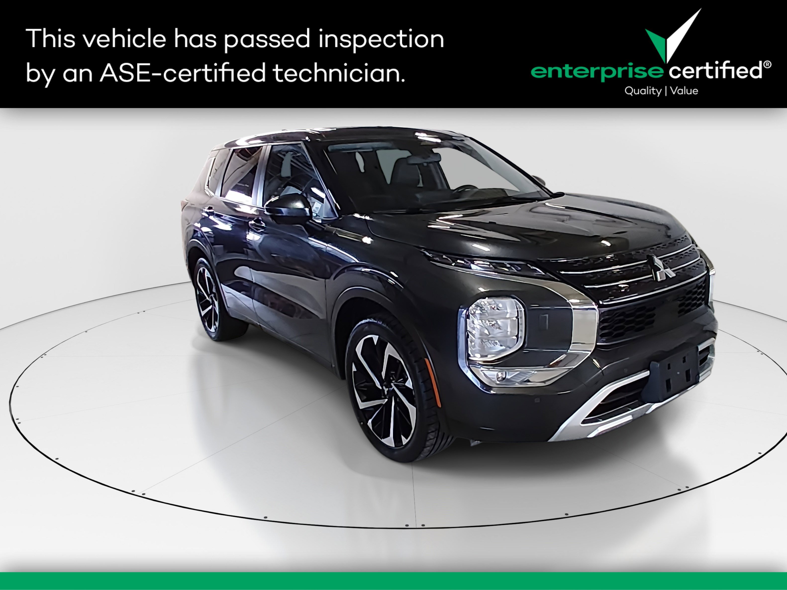 2024 Mitsubishi Outlander SE's photo