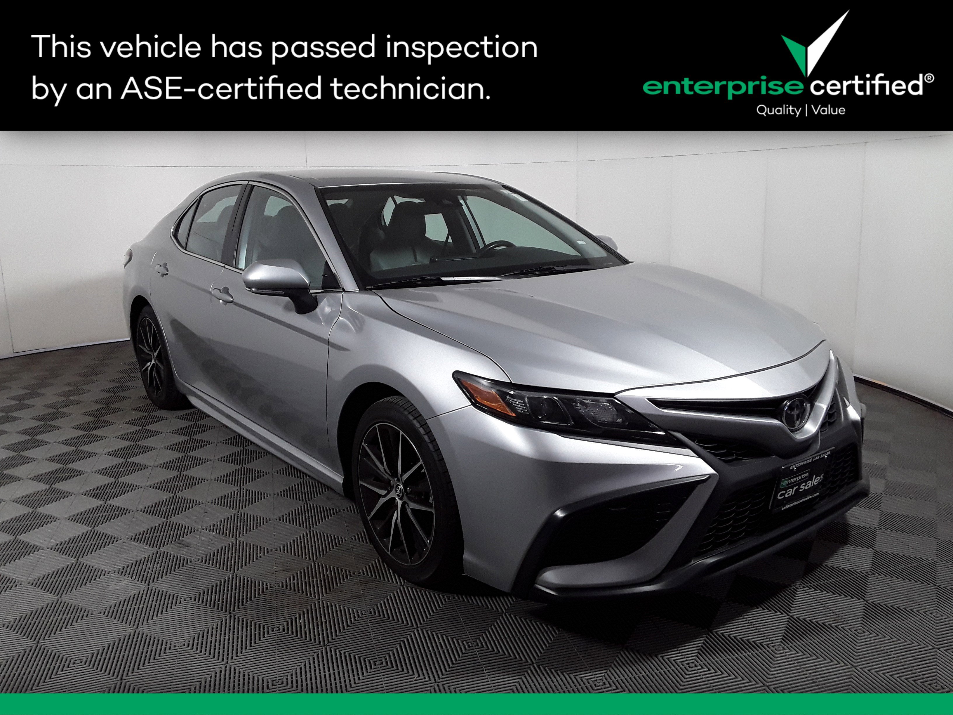 2022 Toyota Camry SE Auto