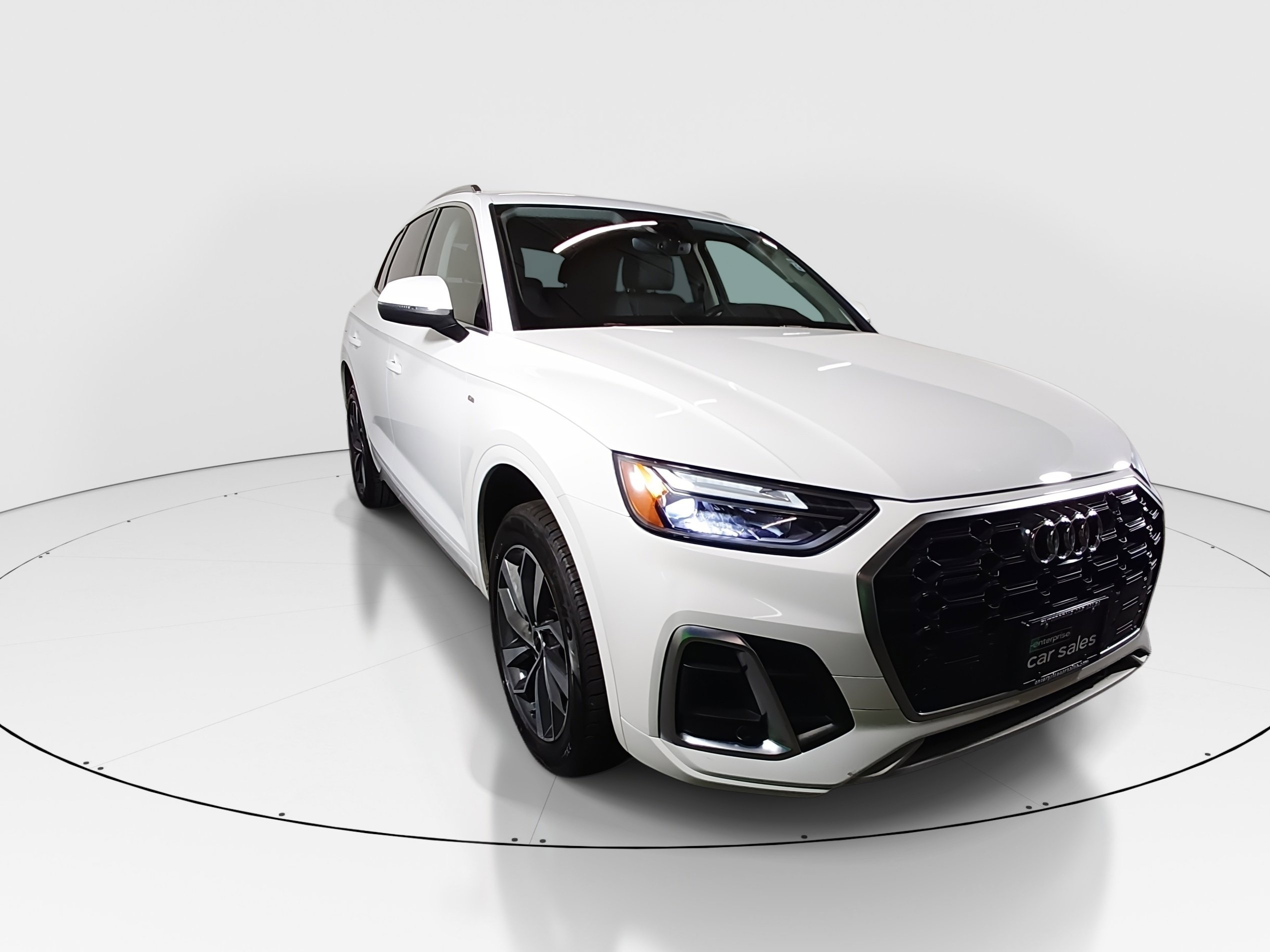 2024 Audi Q5 45 Premium Plus's photo