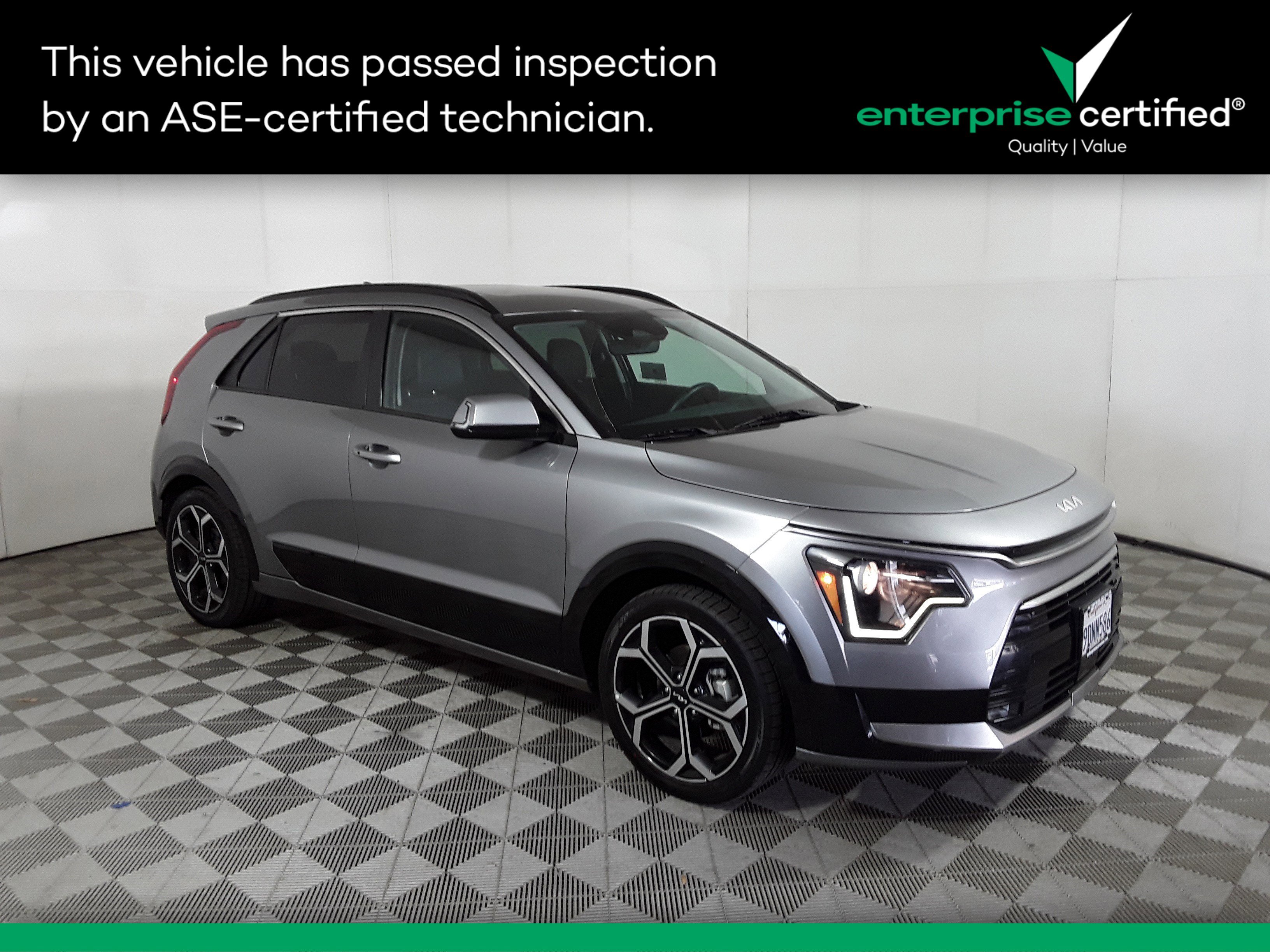 Used 2023 Kia Niro EX Touring FWD