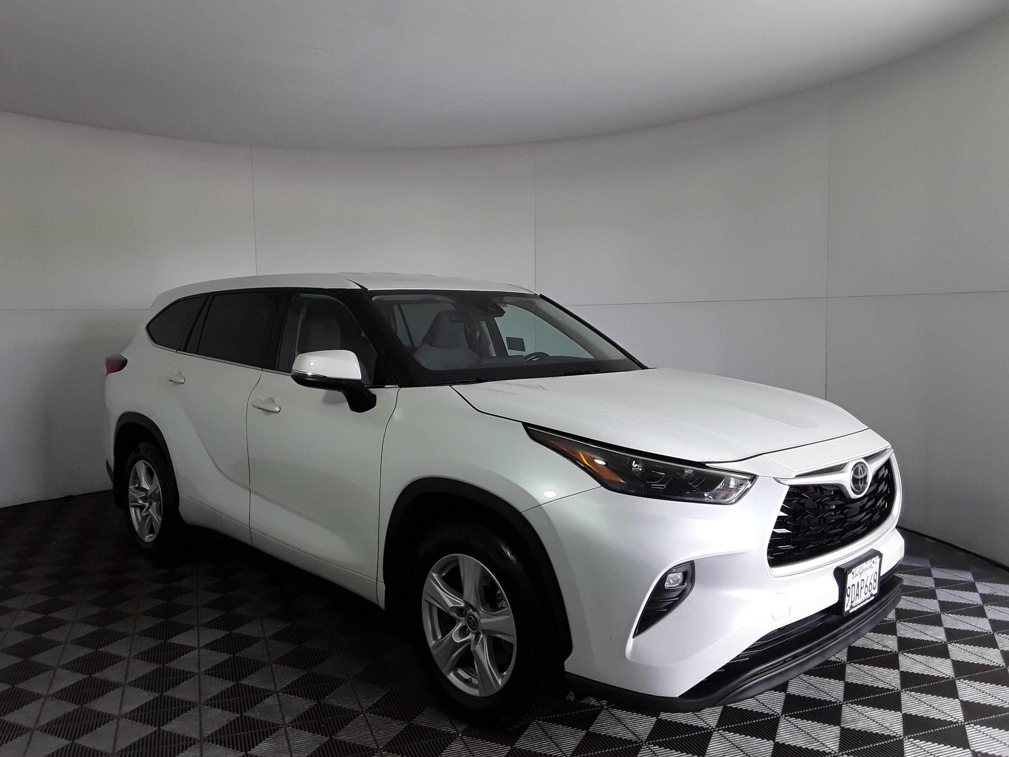 2022 Toyota Highlander LE FWD
