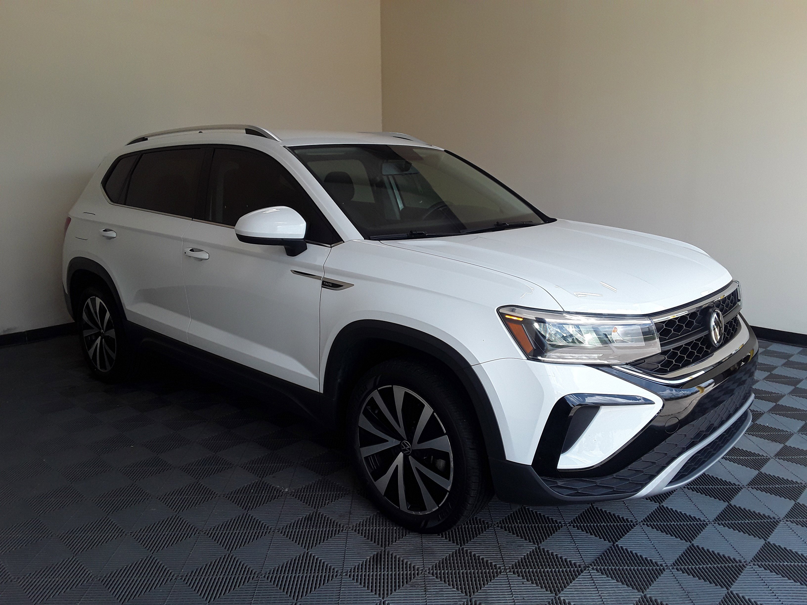 2022 Volkswagen Taos SE FWD