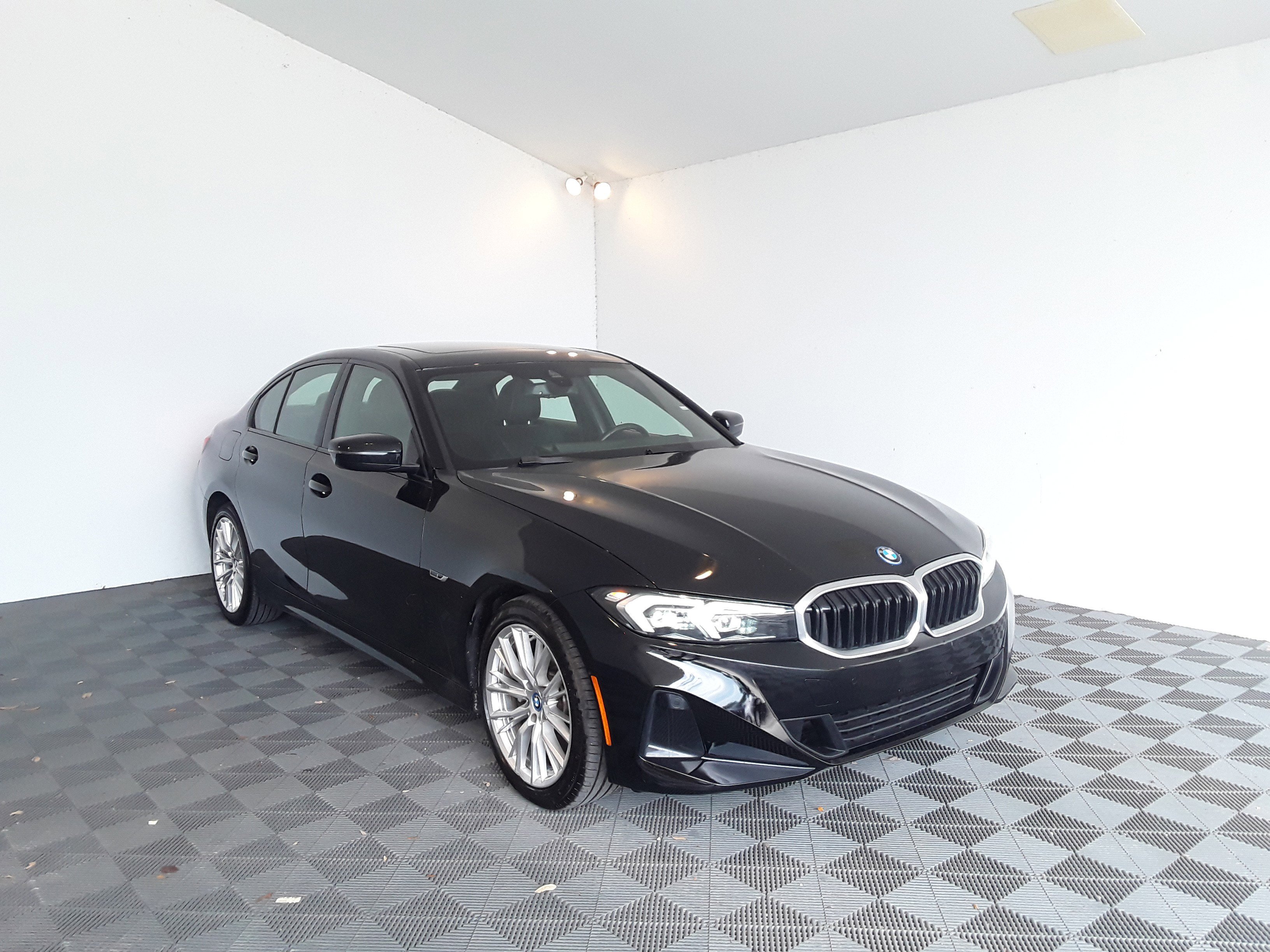 2023 BMW 3 Series 330e Plug-In Hybrid