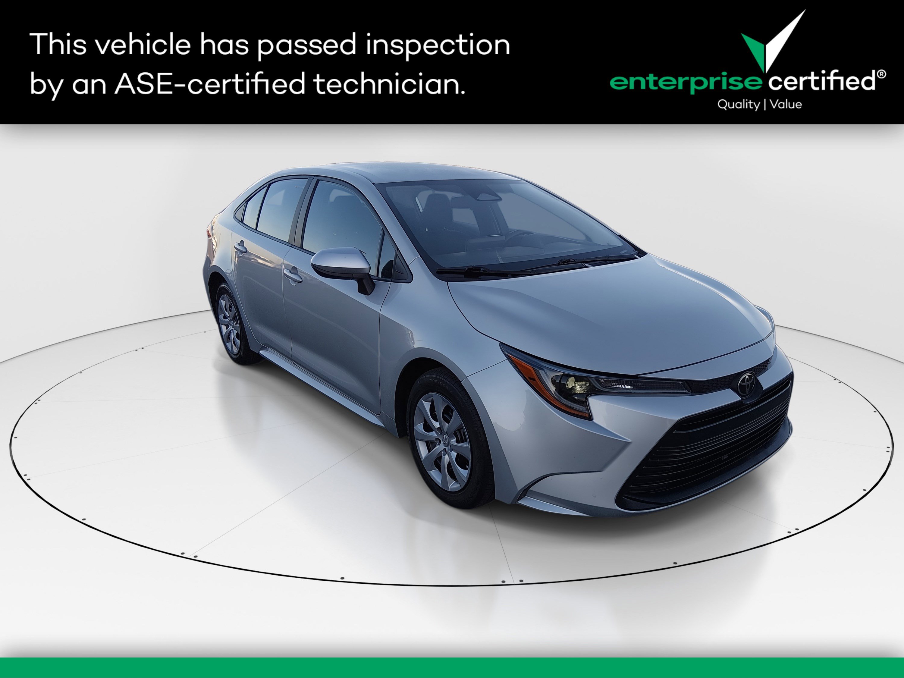 2024 Toyota Corolla LE's photo