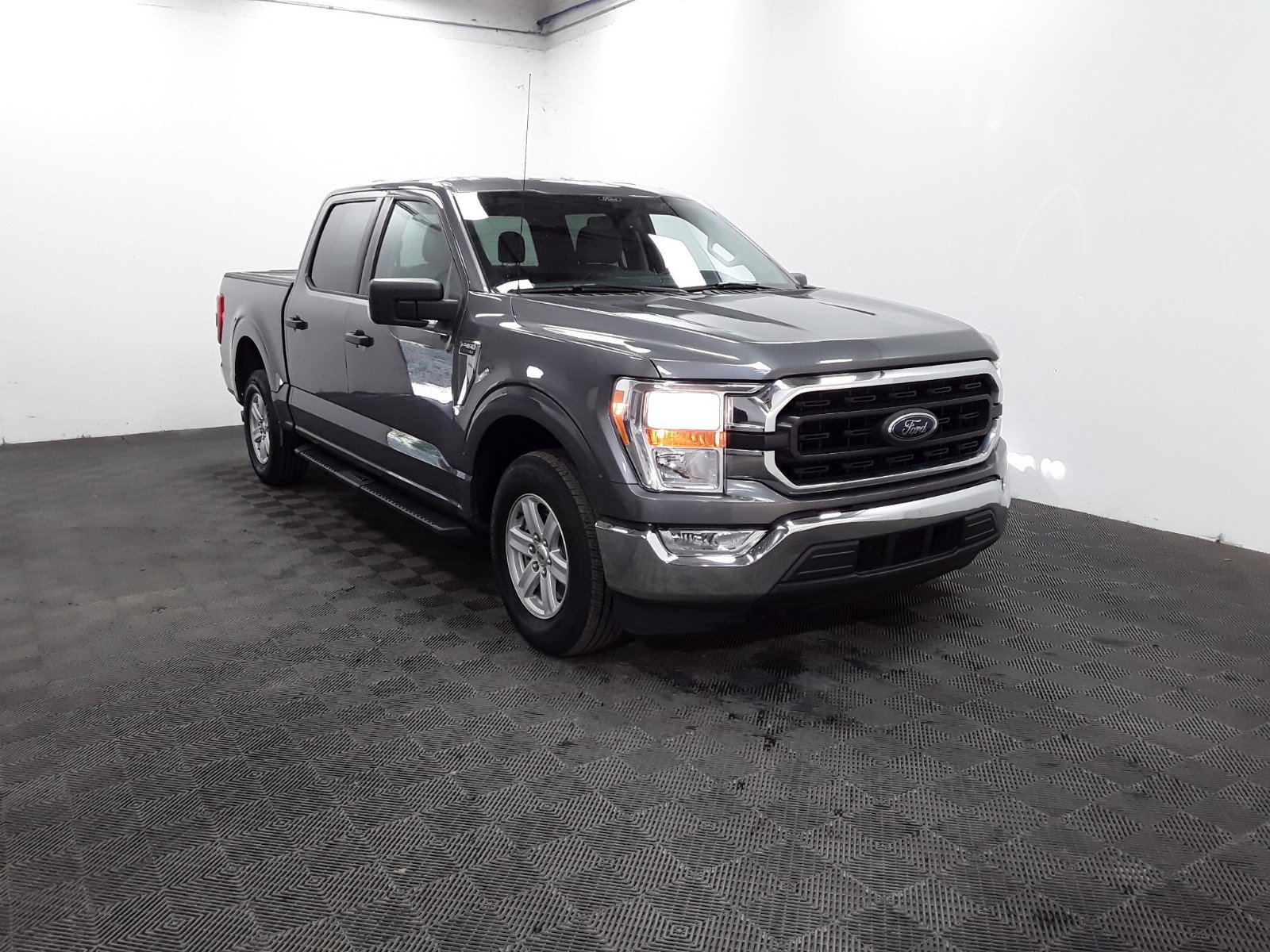 2021 Ford F-150 XLT 2WD SuperCrew 5.5' Box