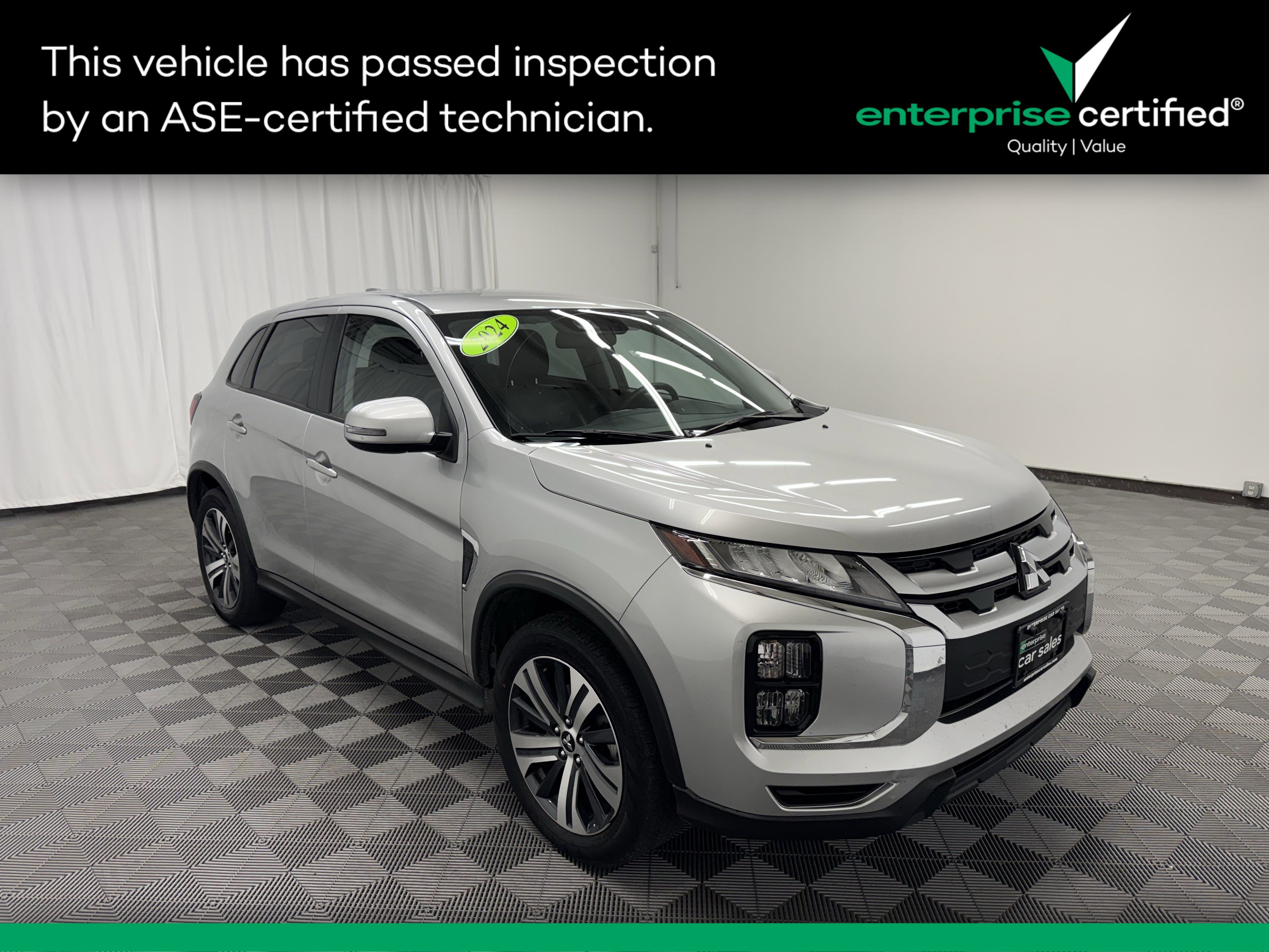 2024 Mitsubishi Outlander Sport SE's photo