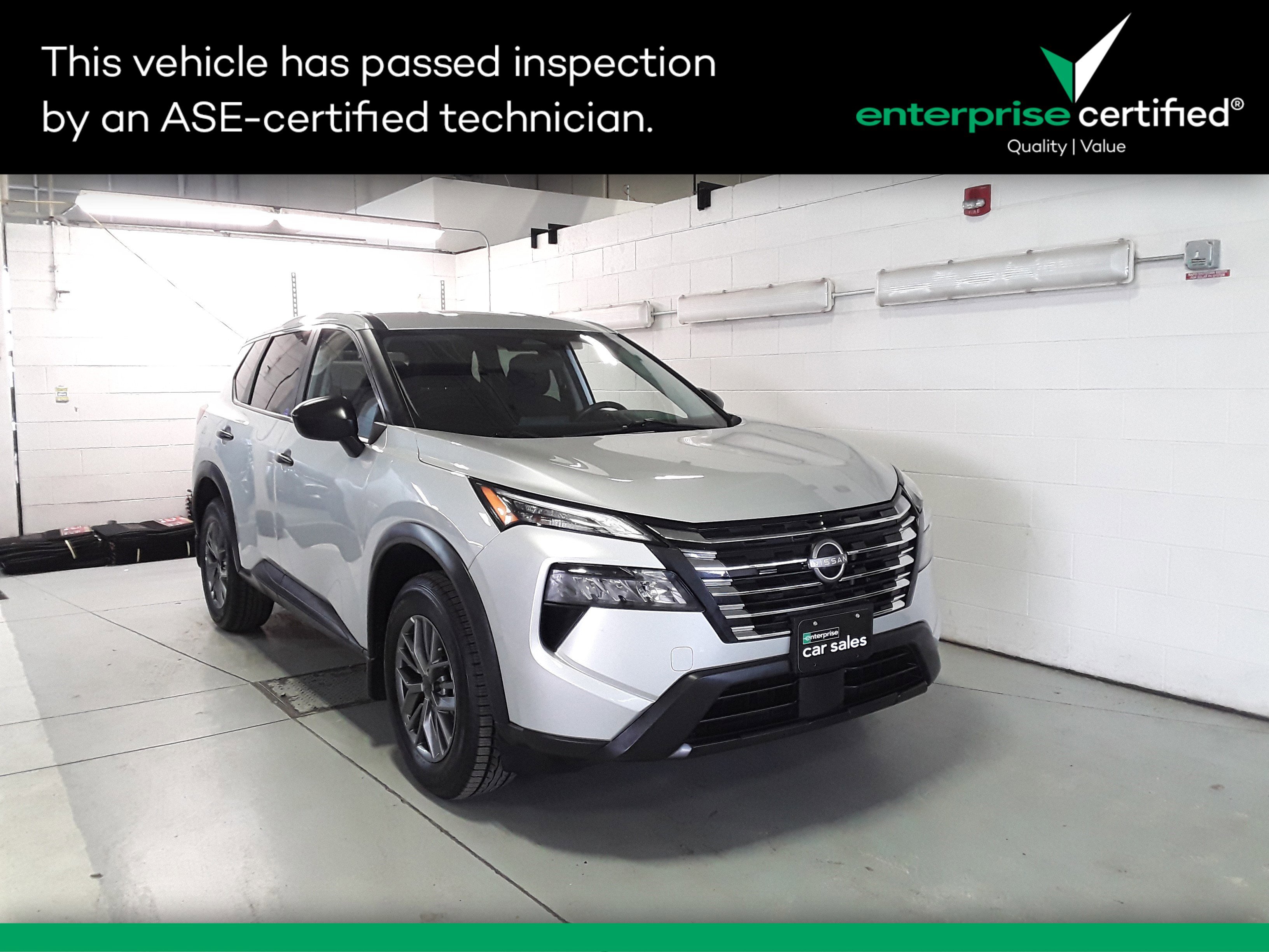 2024 Nissan Rogue S's photo