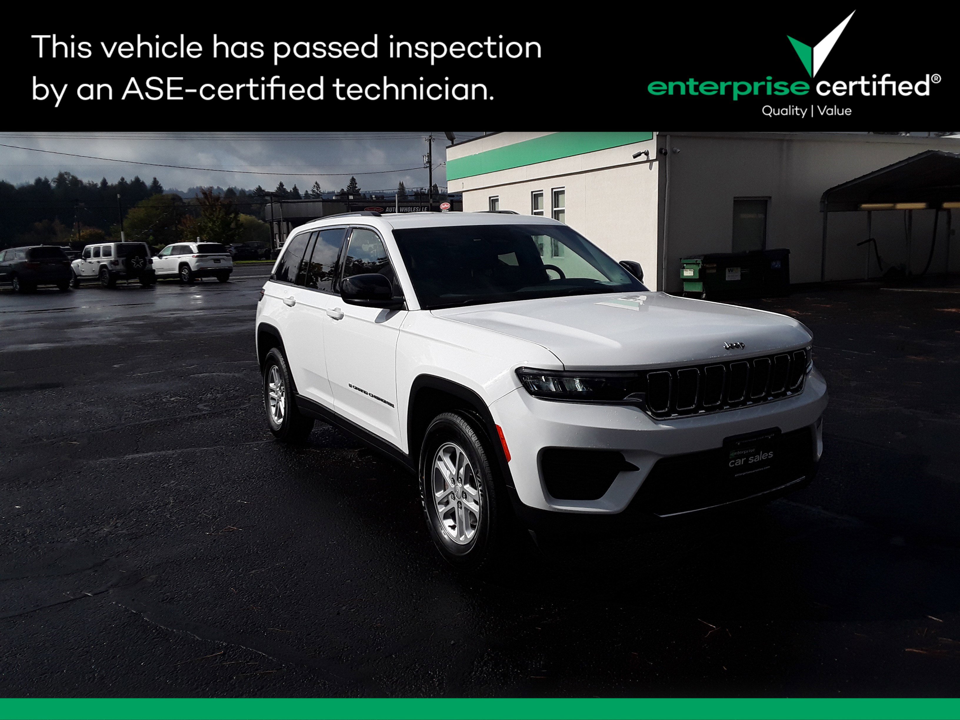 Used 2023 Jeep Grand Cherokee Laredo 4x4
