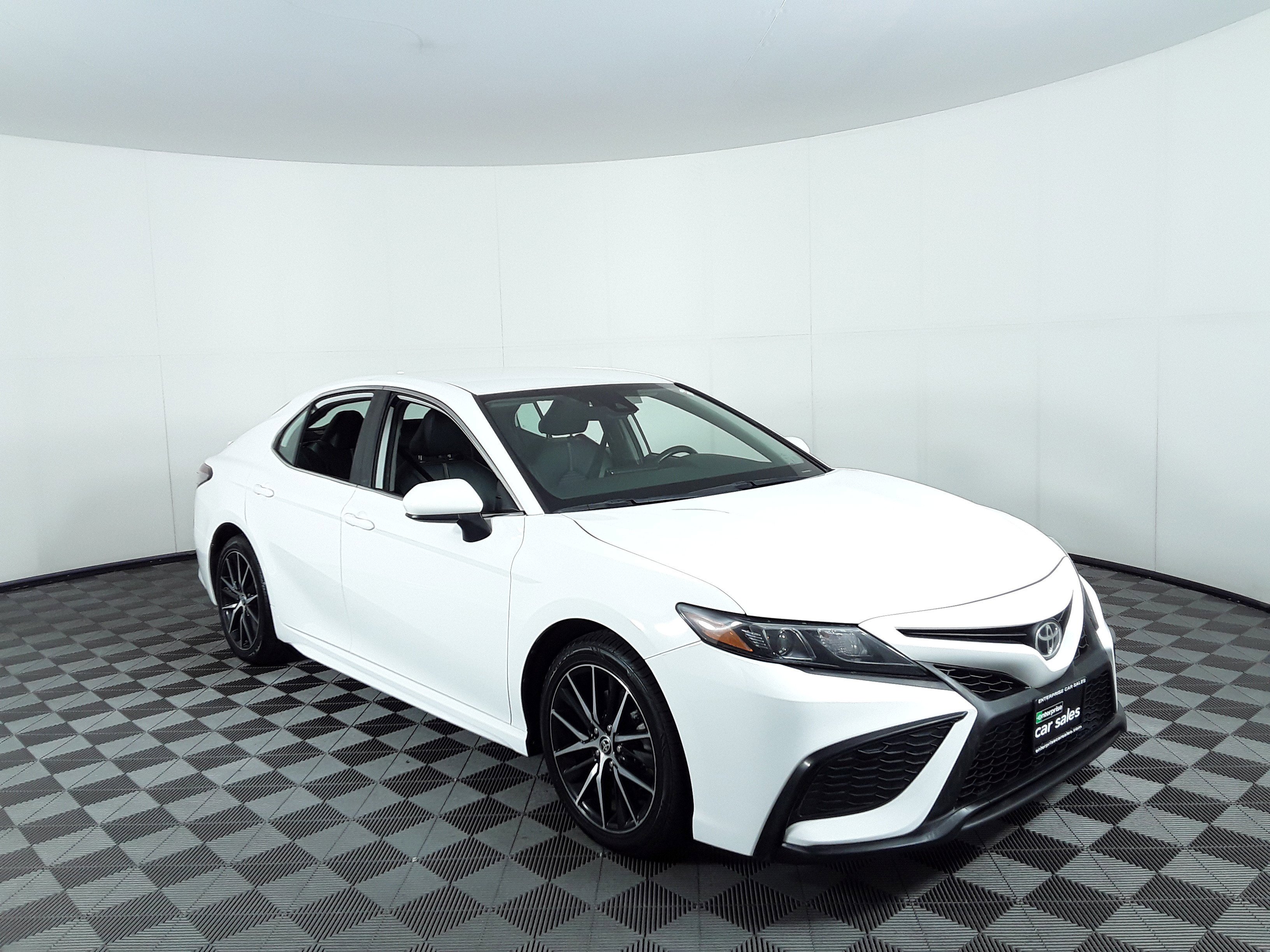 2021 Toyota Camry SE Auto