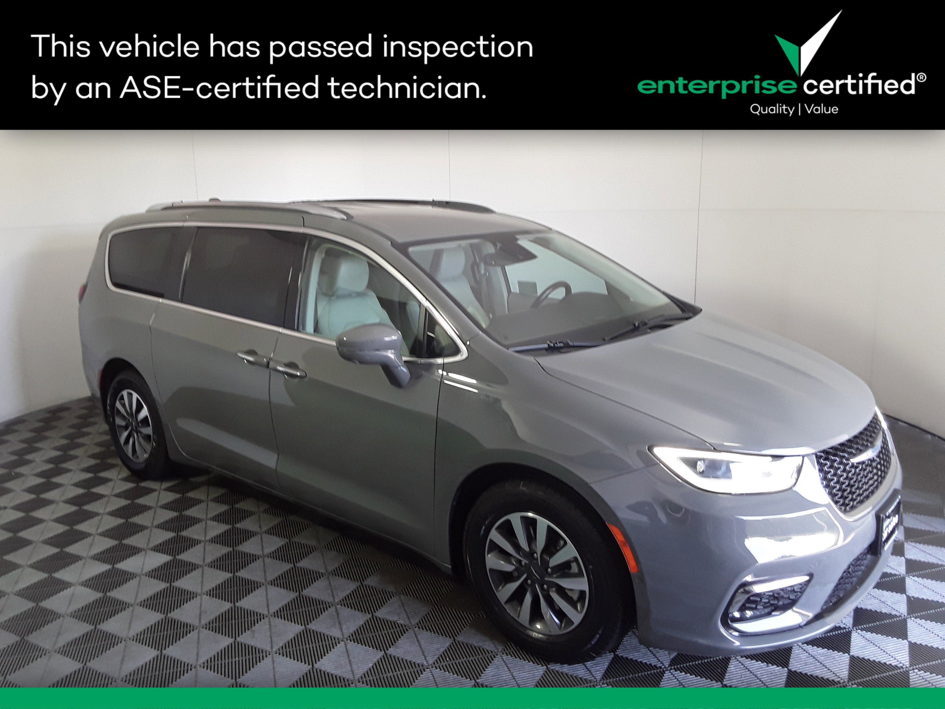 Used 2021 Chrysler Pacifica Hybrid Touring L FWD