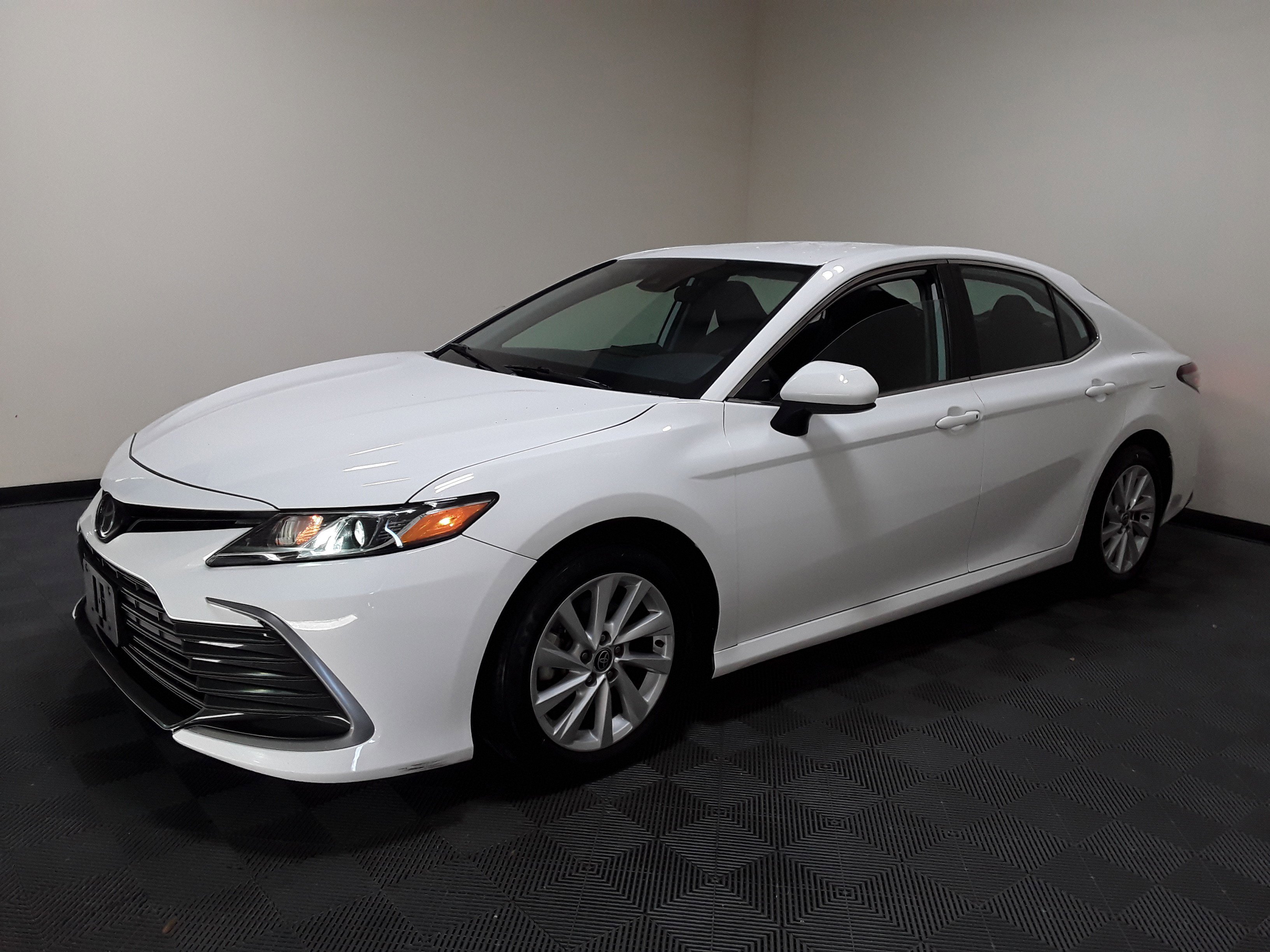 2022 Toyota Camry LE Auto