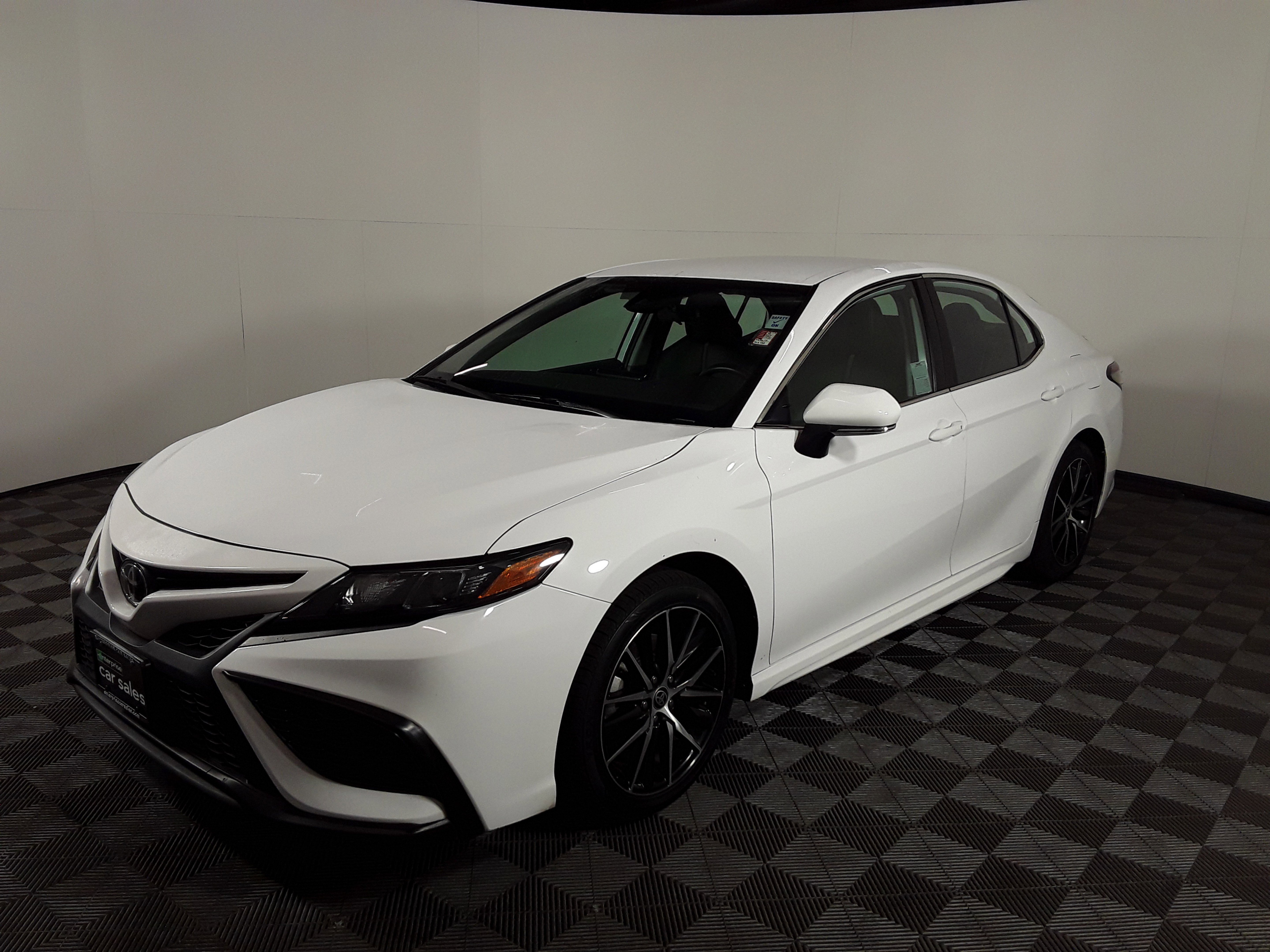 2022 Toyota Camry SE Auto