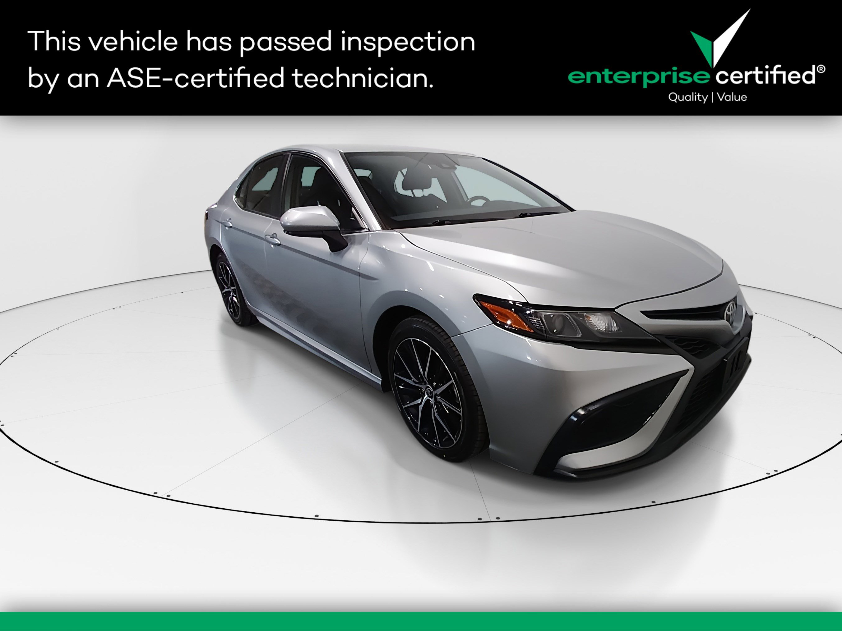 2021 Toyota Camry SE's photo