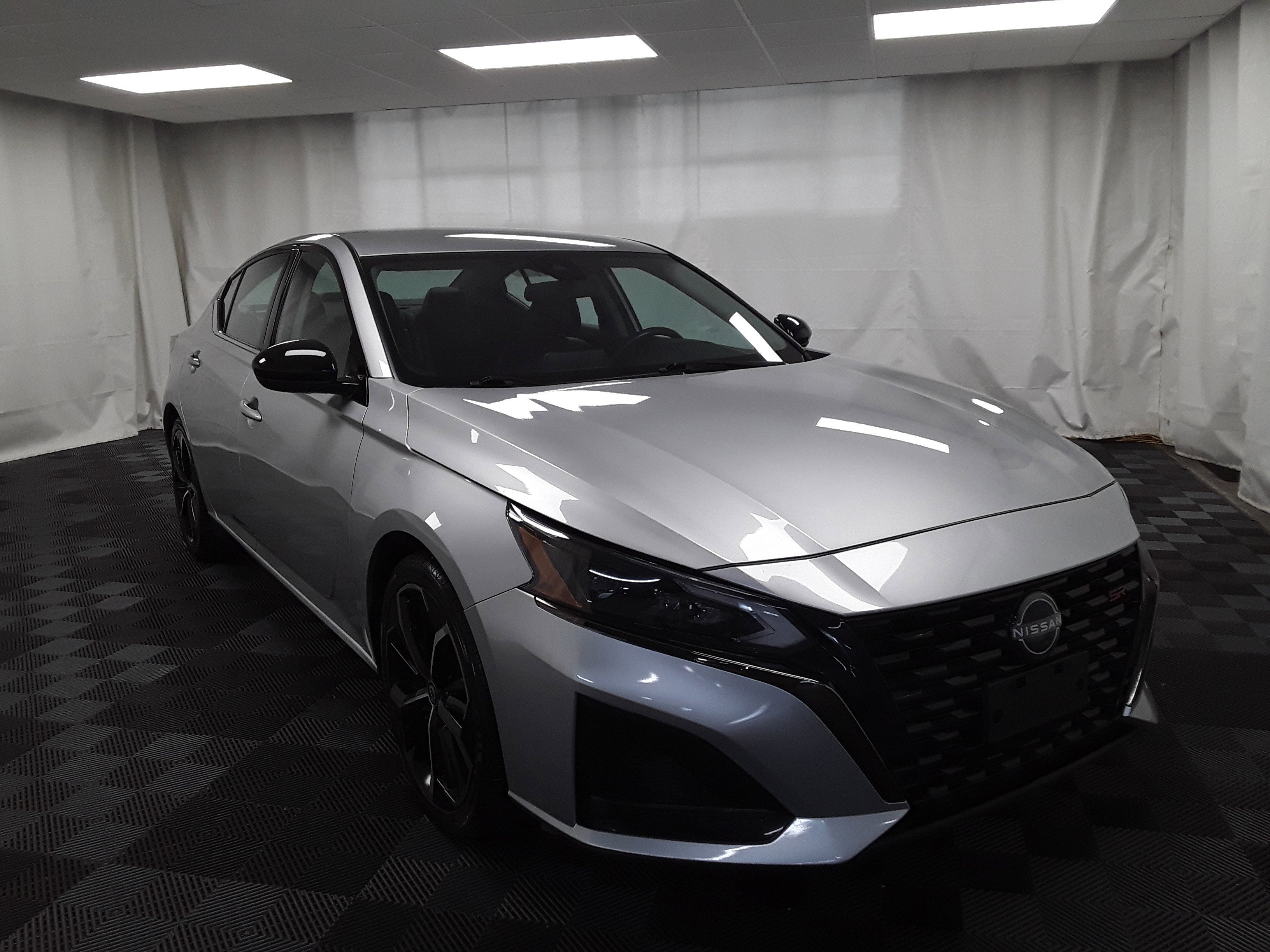 2023 Nissan Altima 2.5 SR Sedan