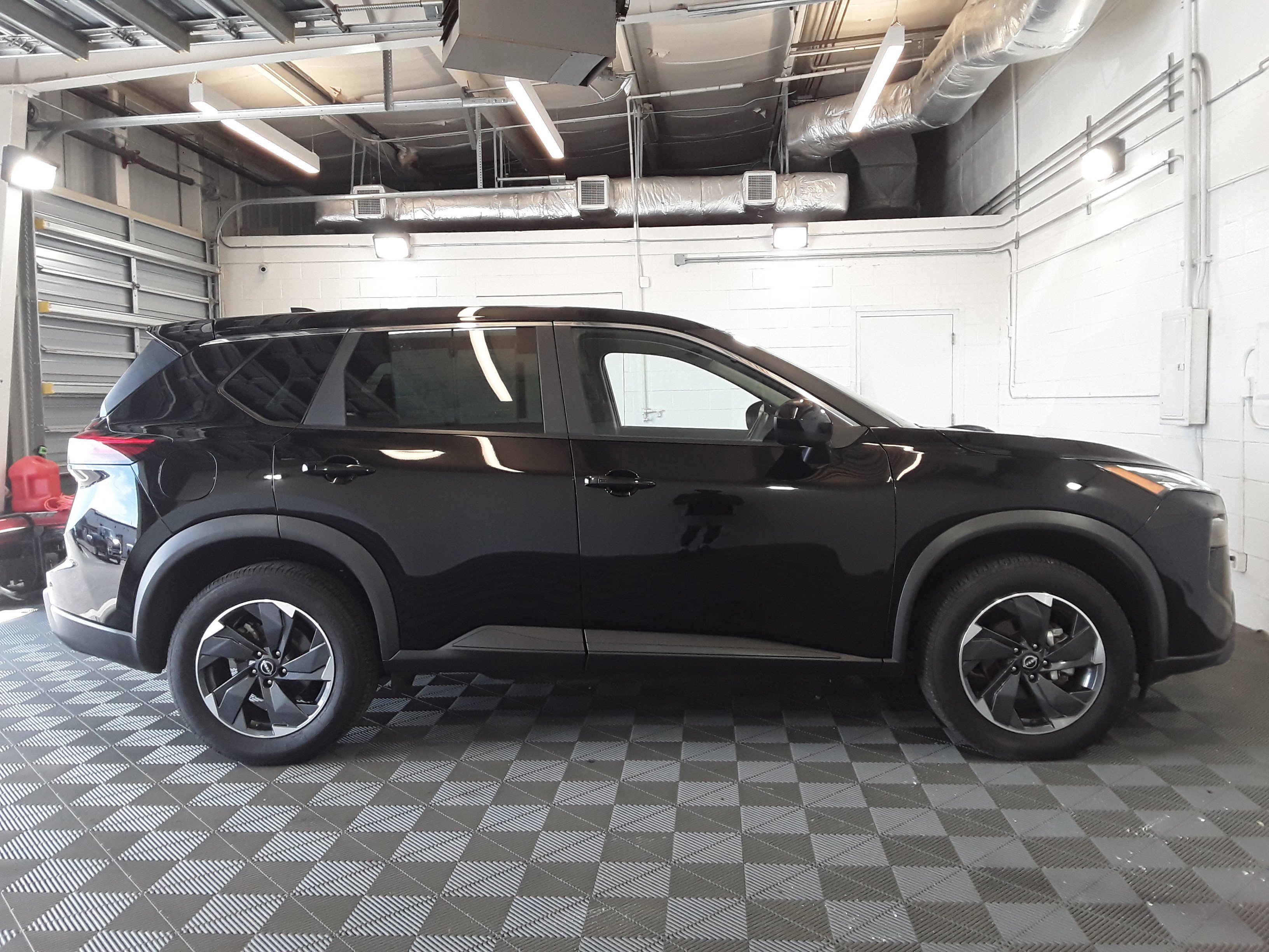 Image of Used 2024 Nissan Rogue FWD SV
