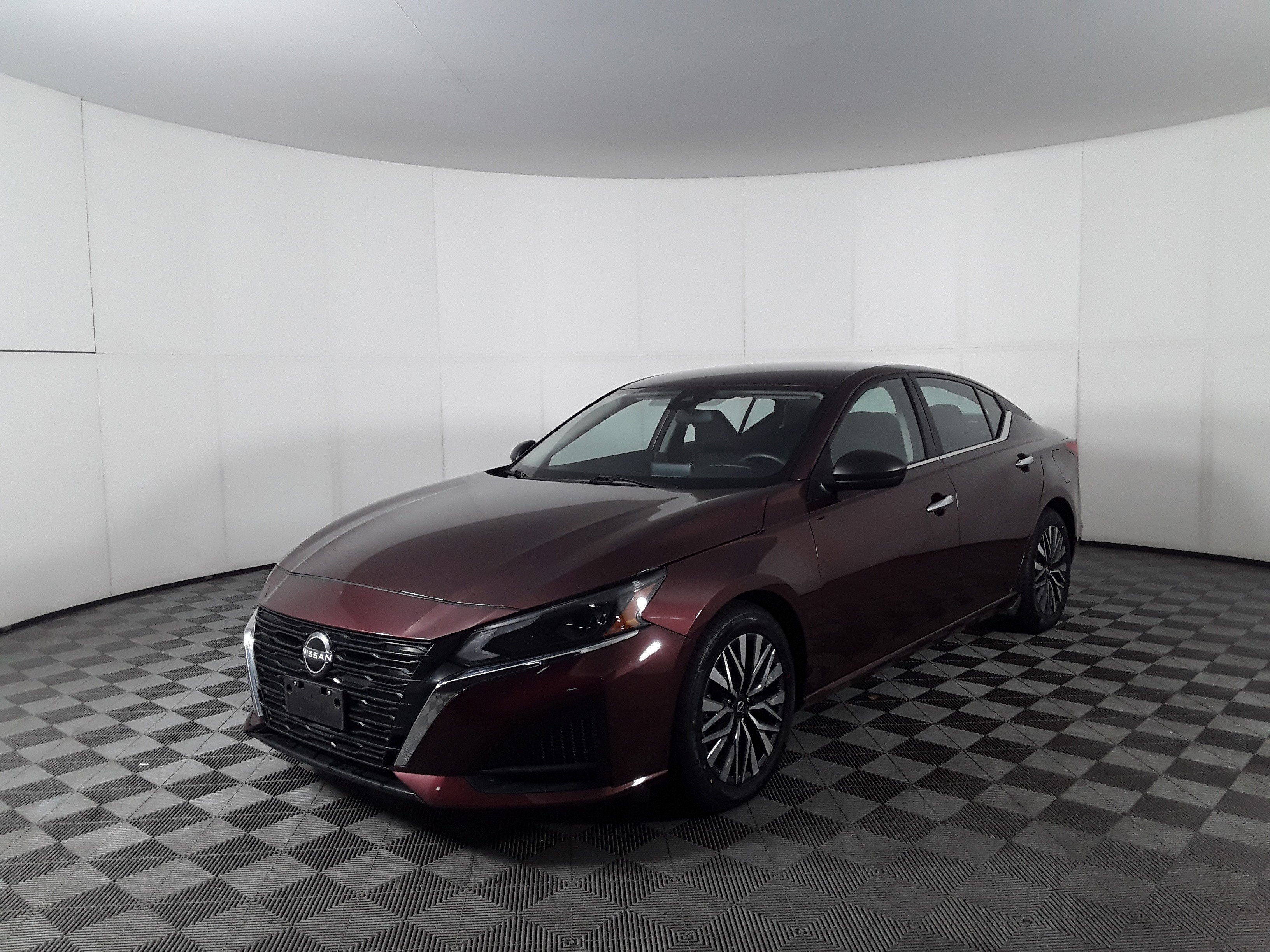 Image of Used 2024 Nissan Altima 2.5 SV Sedan