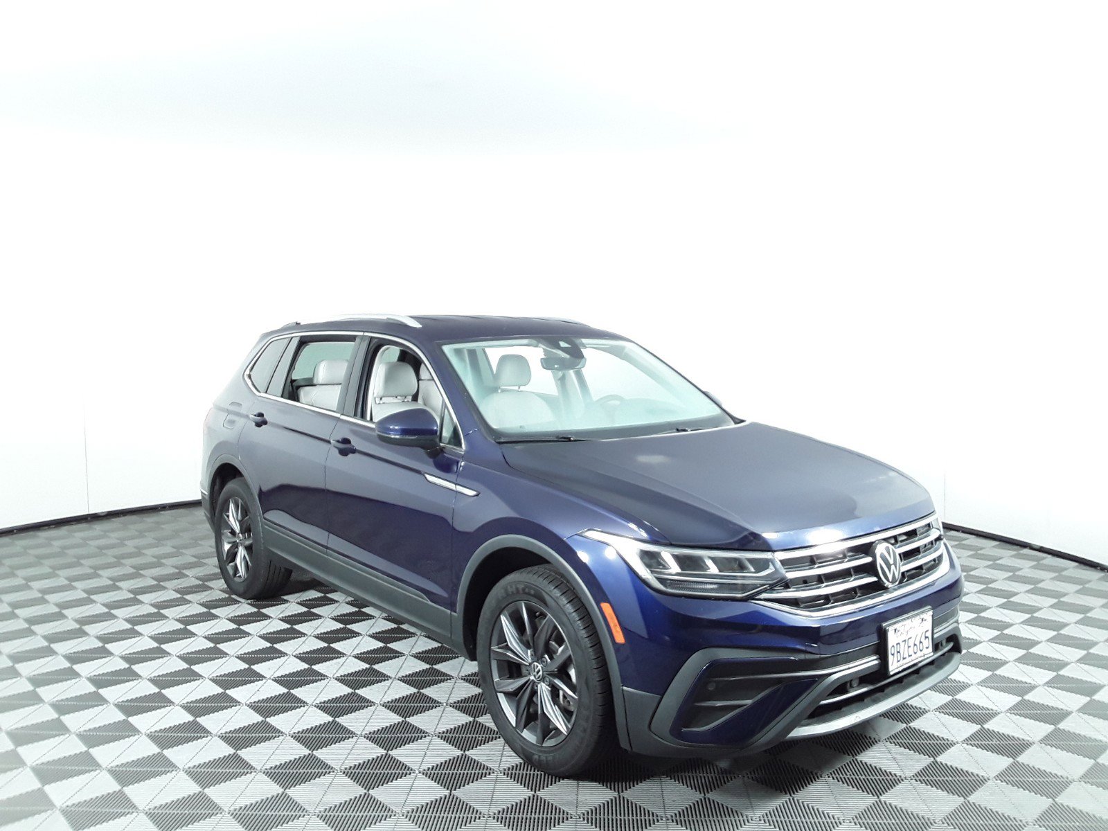 2022 Volkswagen Tiguan 2.0T SE FWD