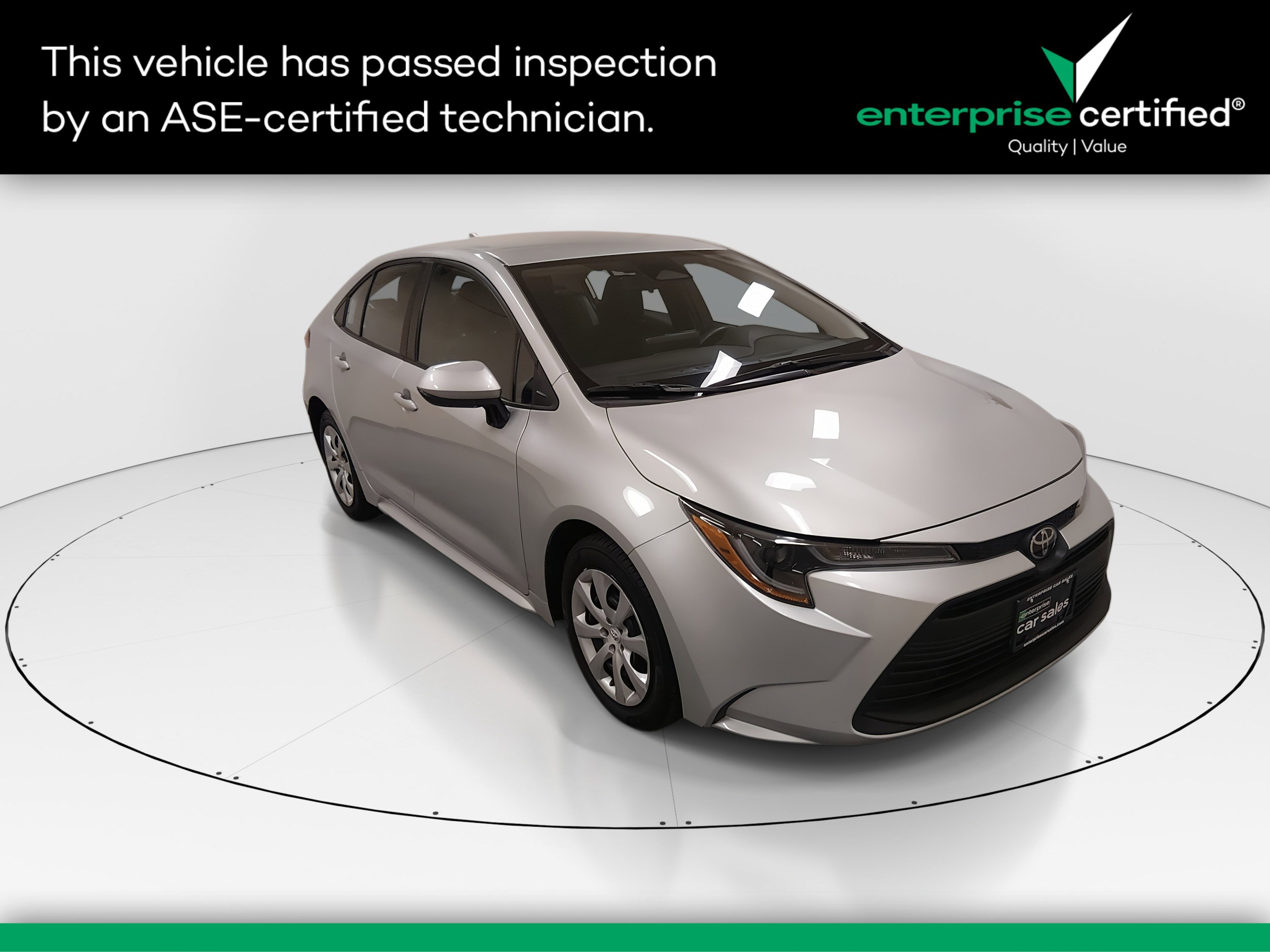 2024 Toyota Corolla LE's photo