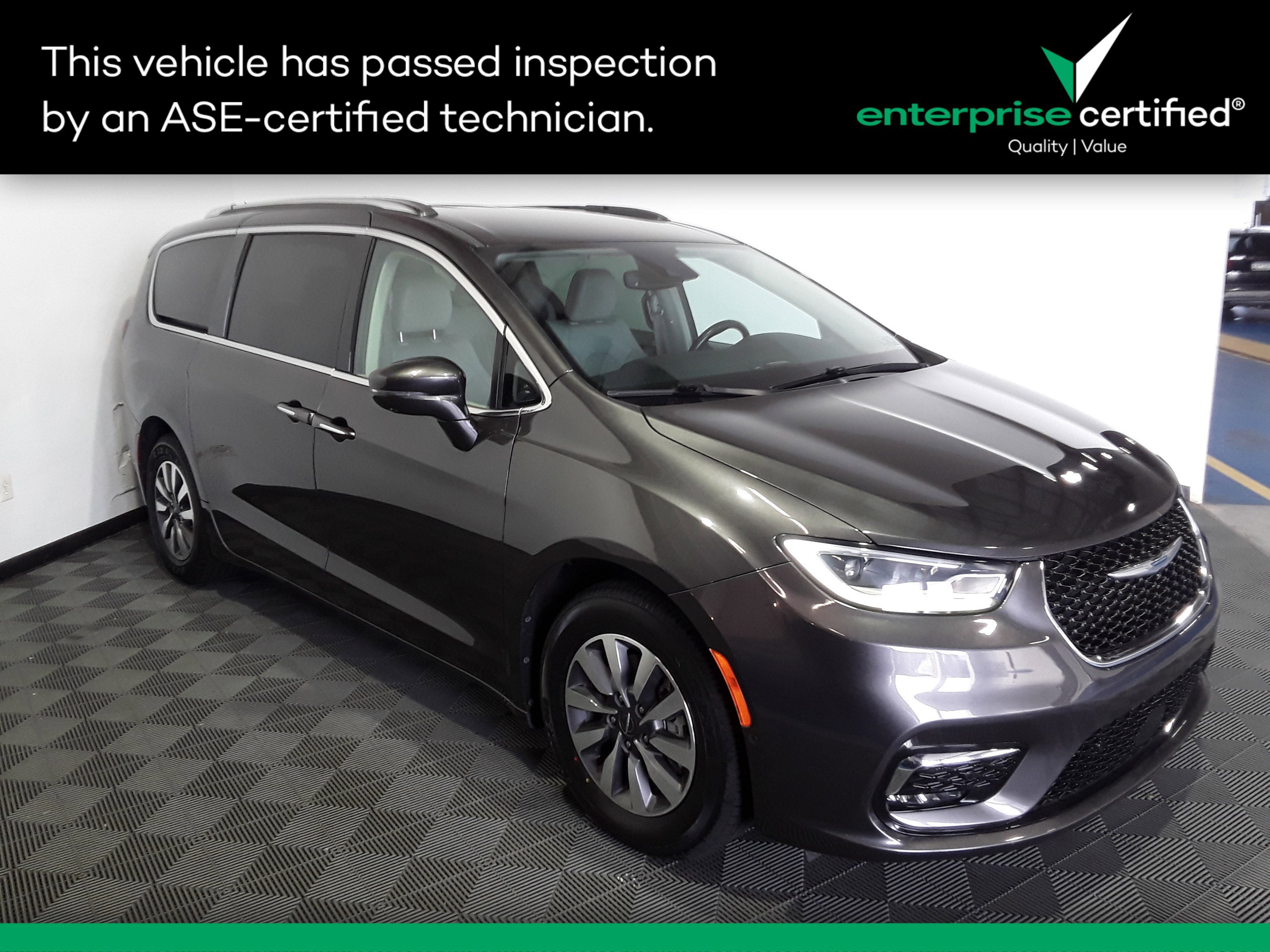 Used 2021 Chrysler Pacifica Hybrid Touring L FWD