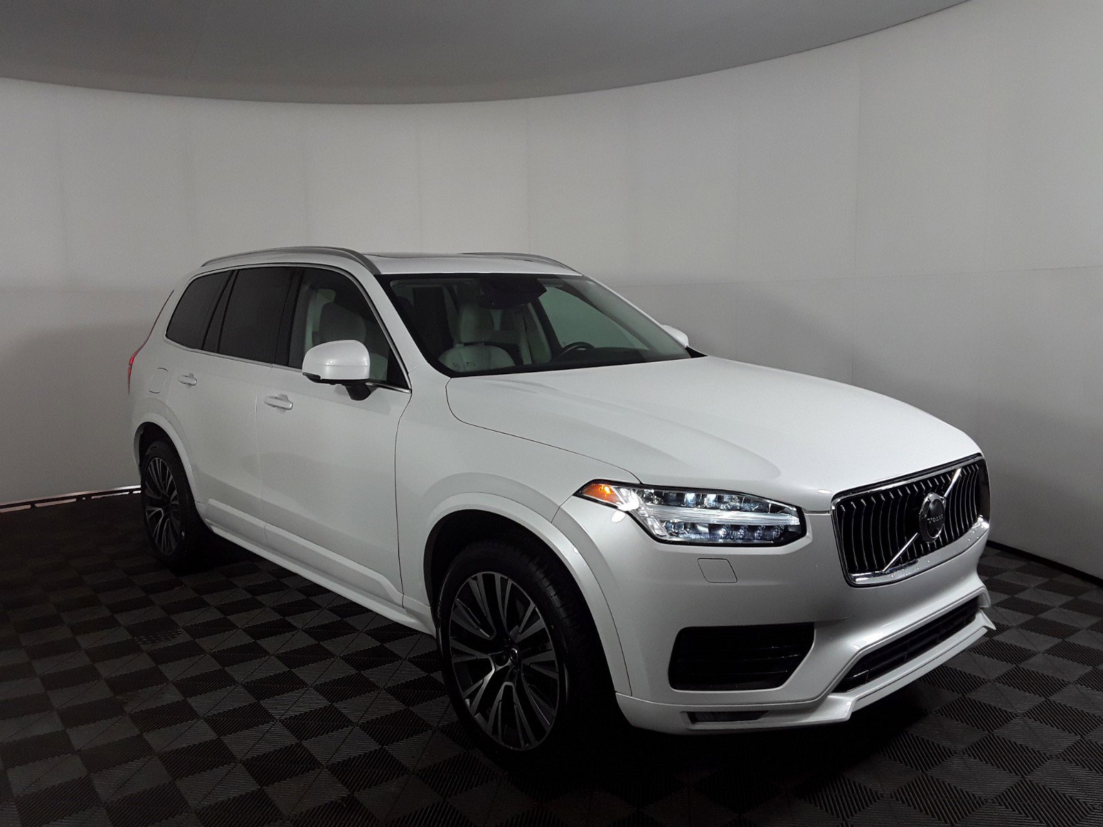 2021 Volvo XC90 Momentum T6 AWD 7P