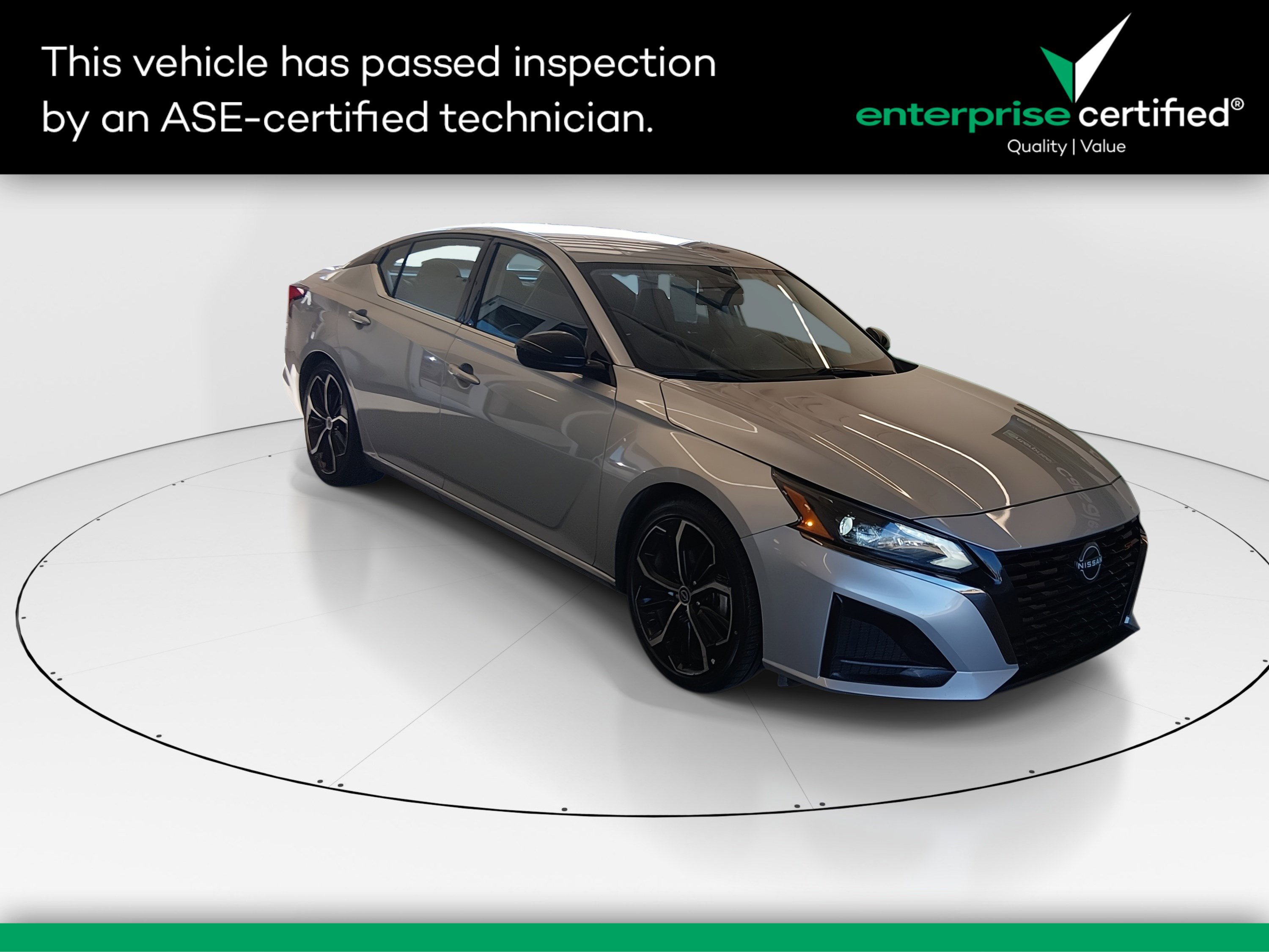 2023 Nissan Altima SR's photo