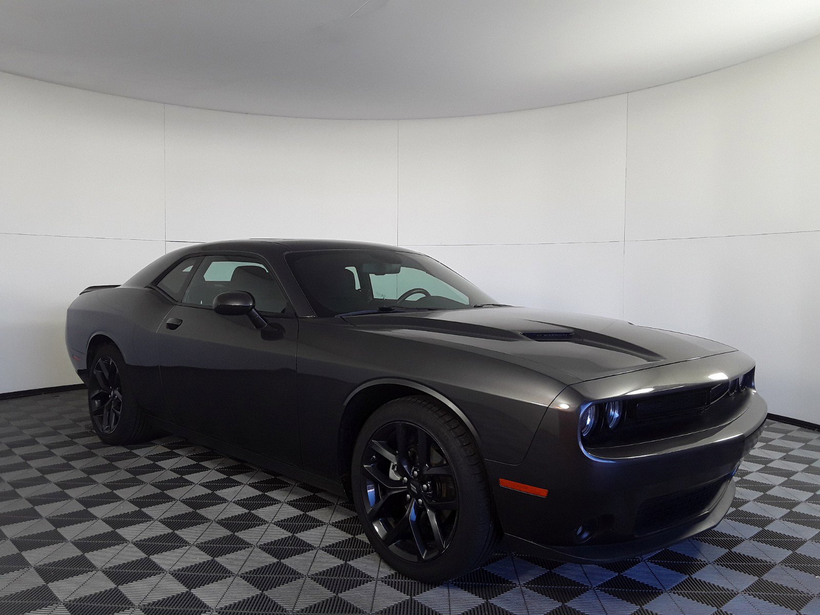 2022 Dodge Challenger SXT RWD