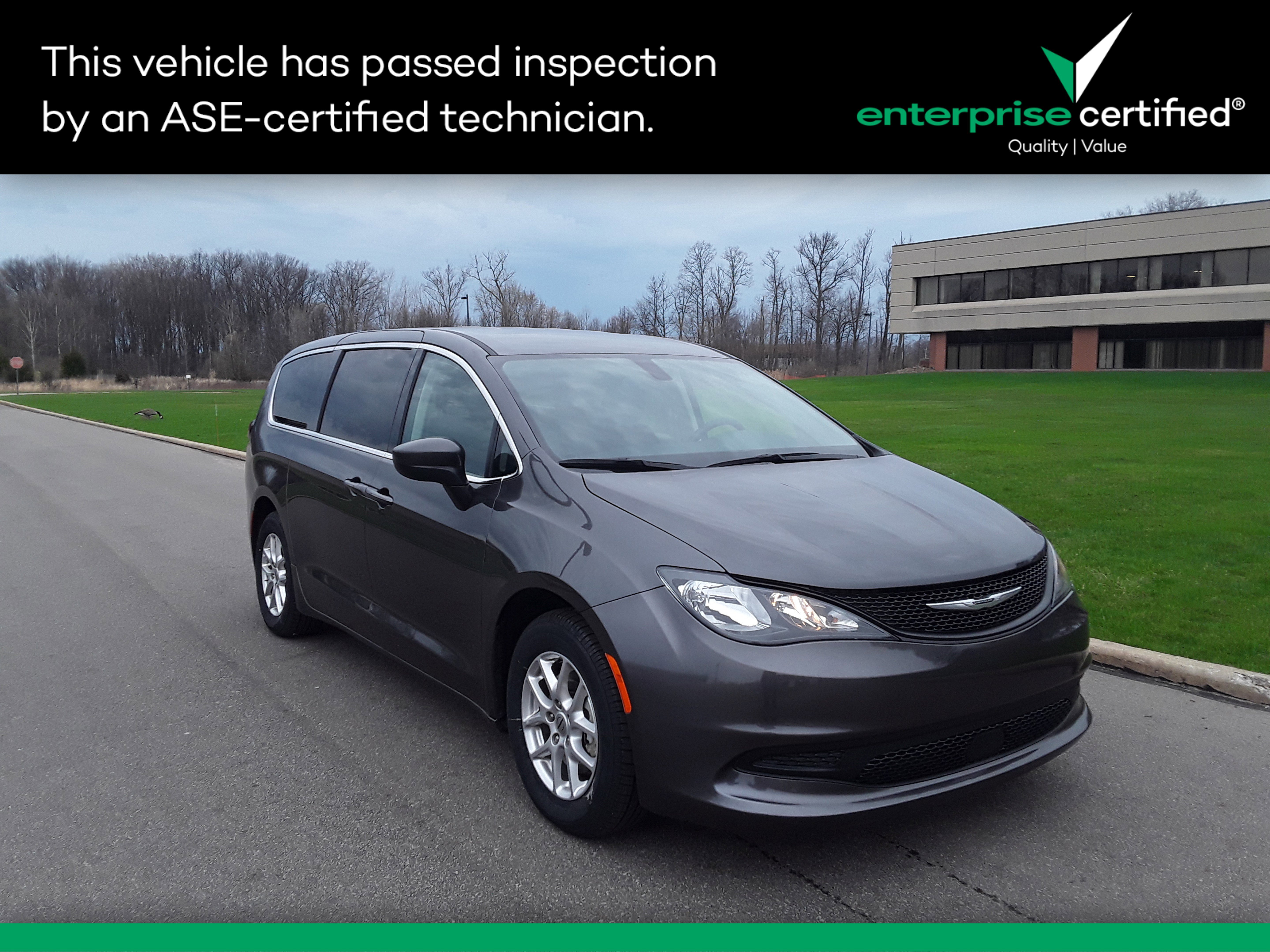 2022 Chrysler Voyager LX FWD