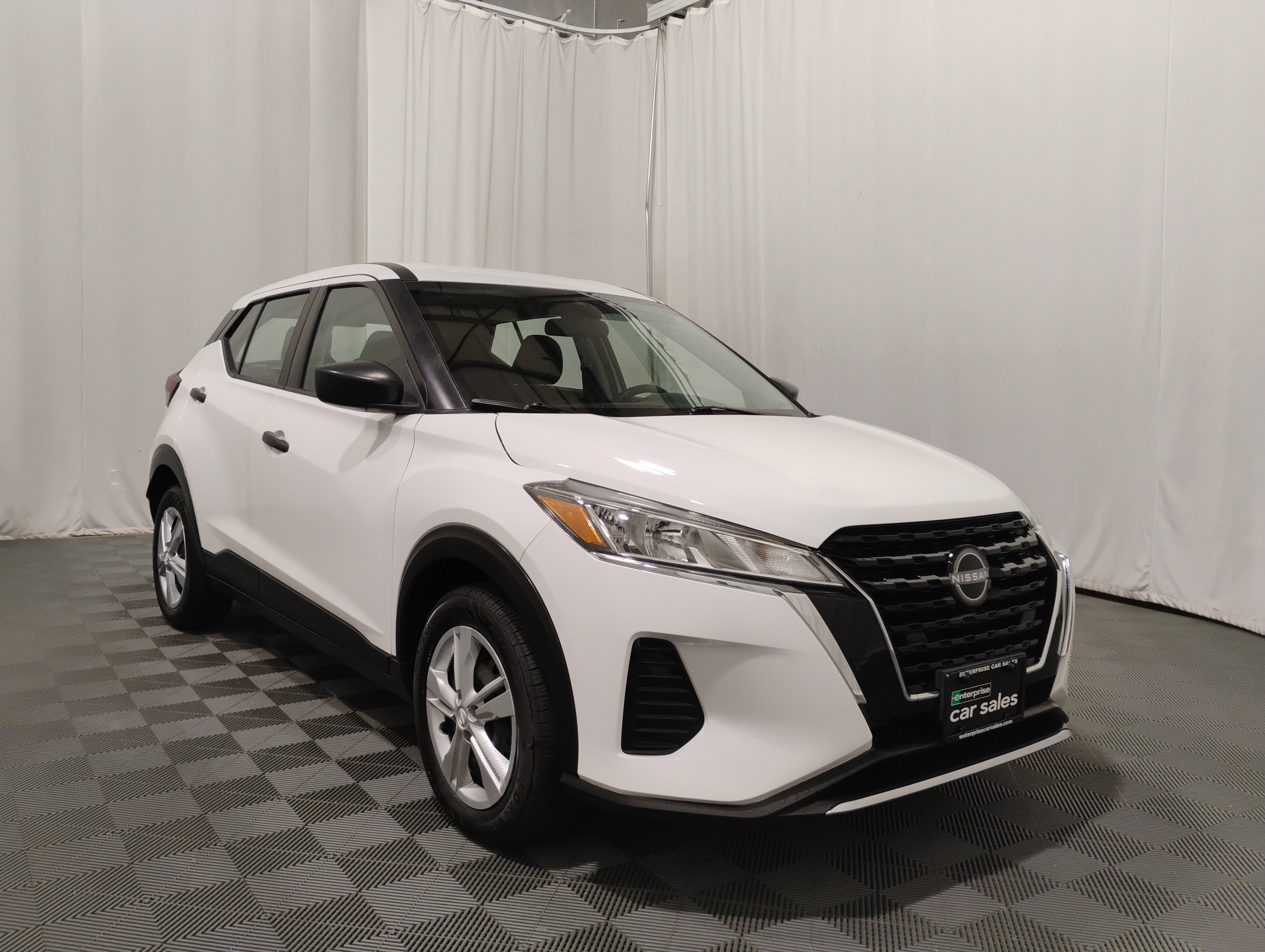 2022 Nissan Kicks S FWD