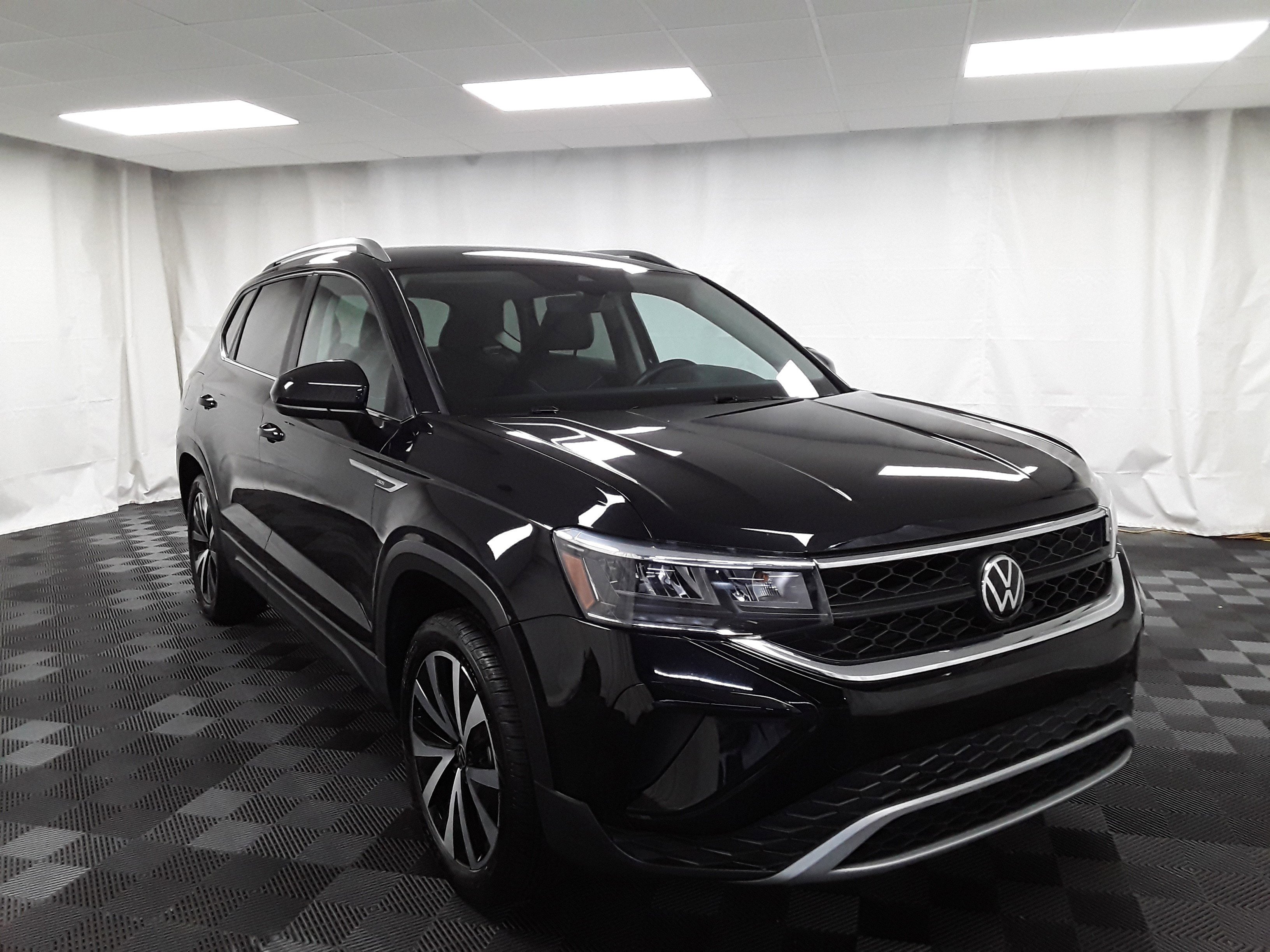 2024 Volkswagen Taos SE FWD