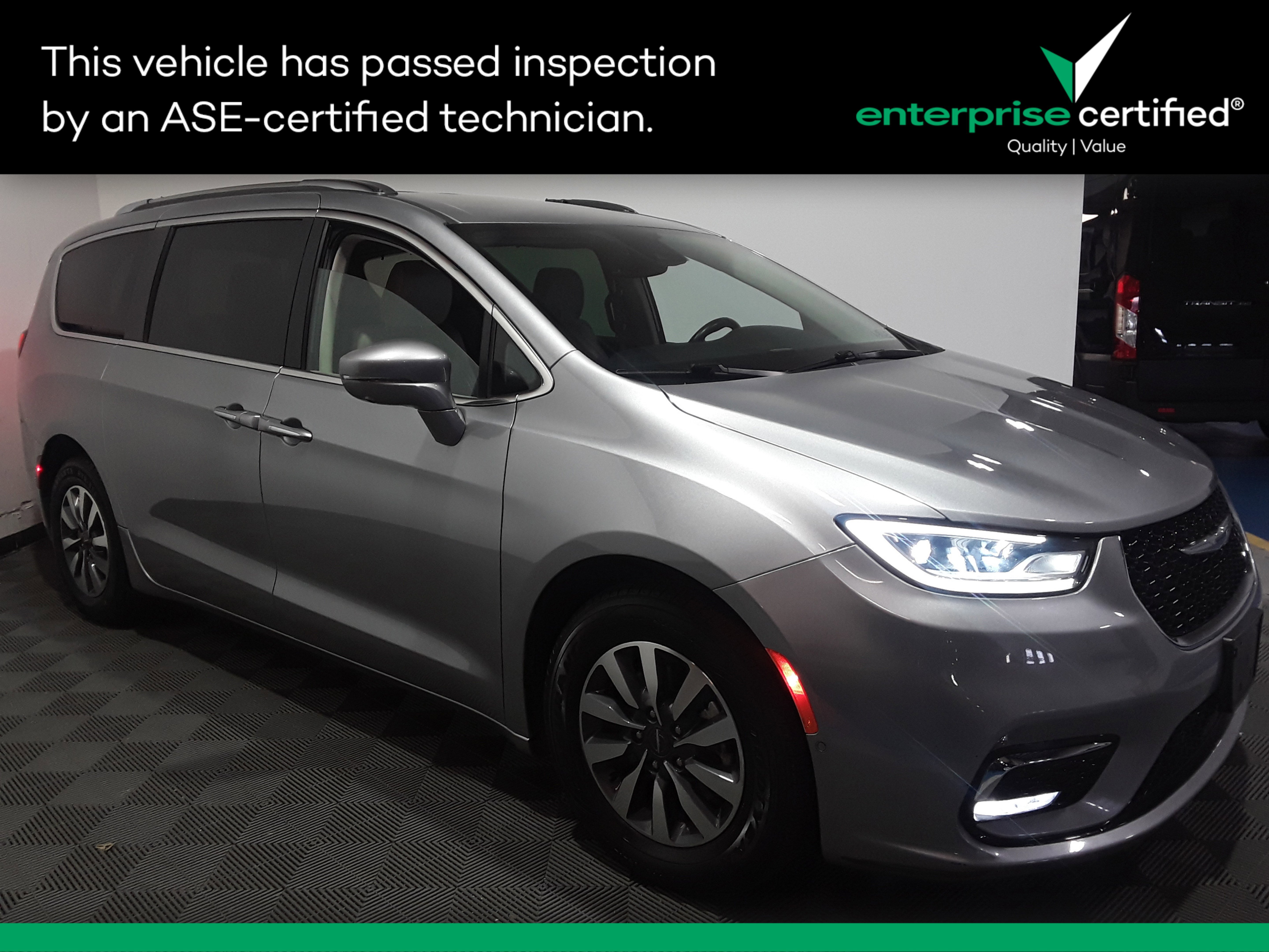 2021 Chrysler Pacifica Hybrid Touring L FWD