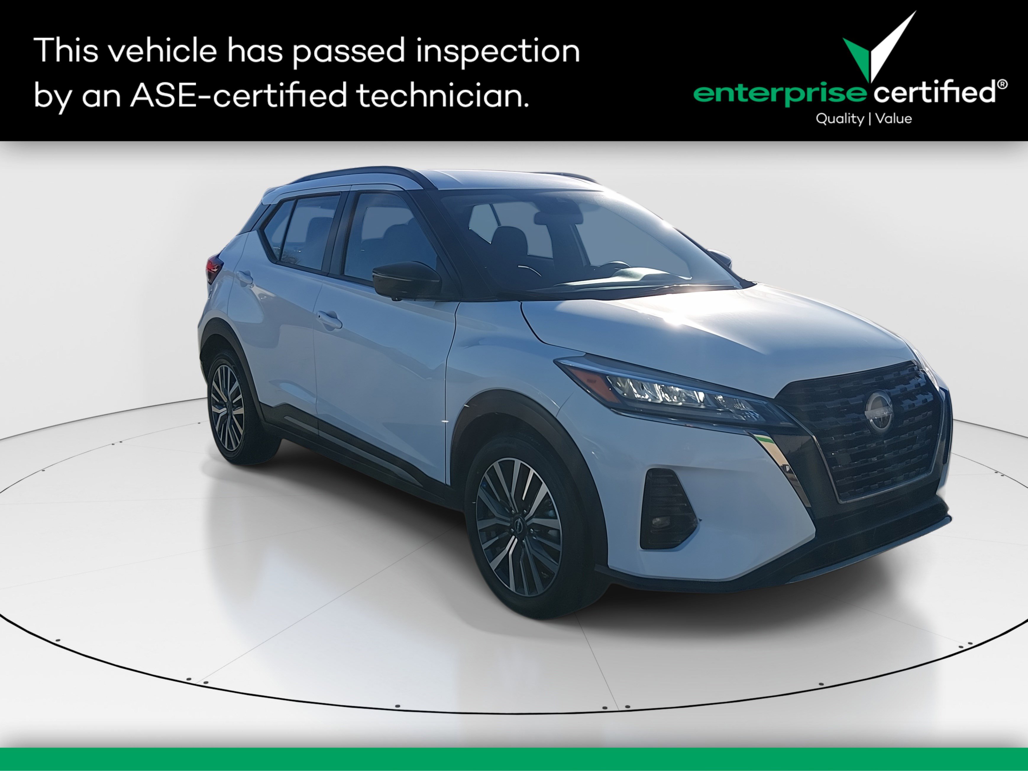 2024 Nissan Kicks SR's photo