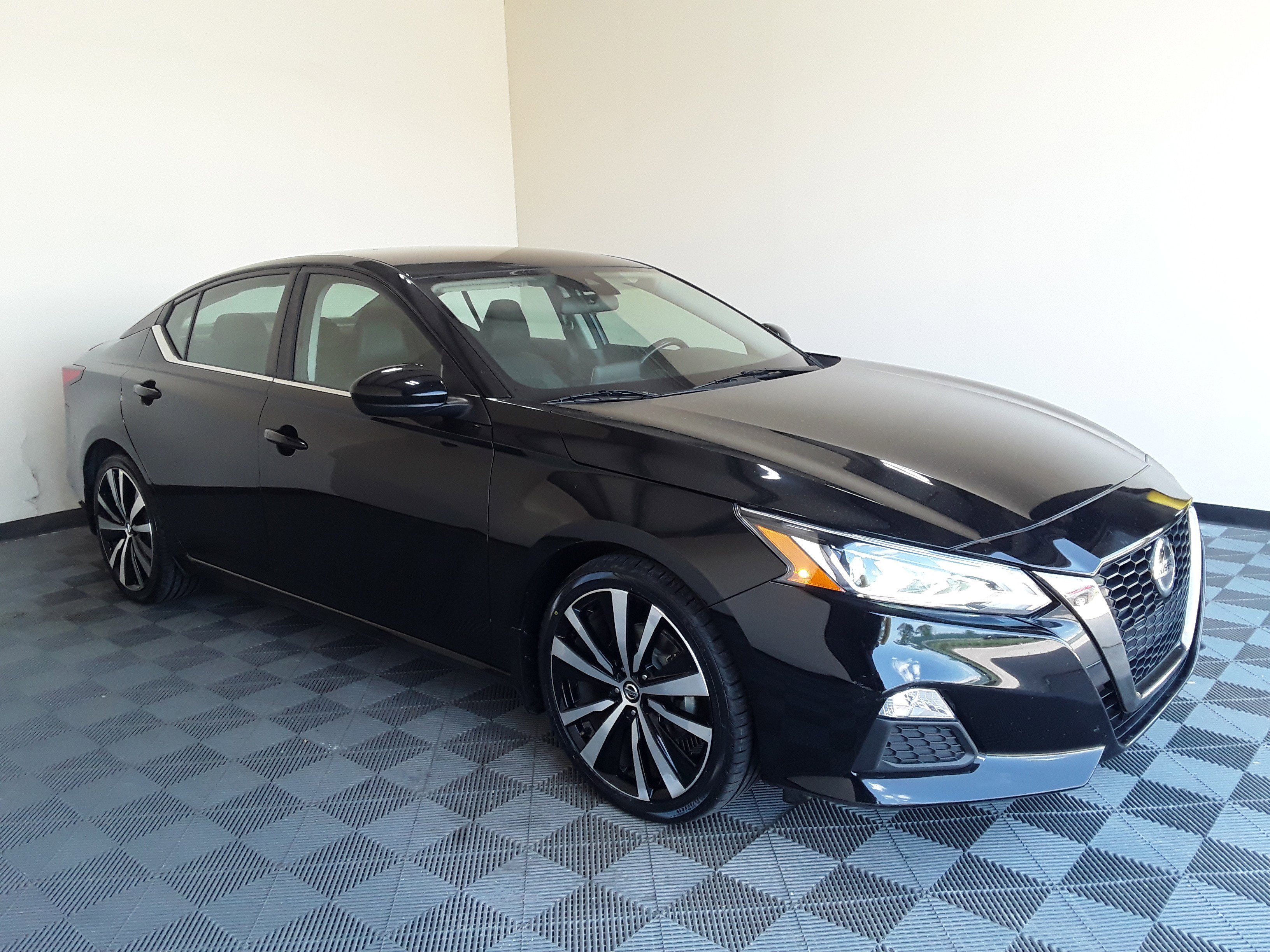 2022 Nissan Altima 2.5 SR Sedan