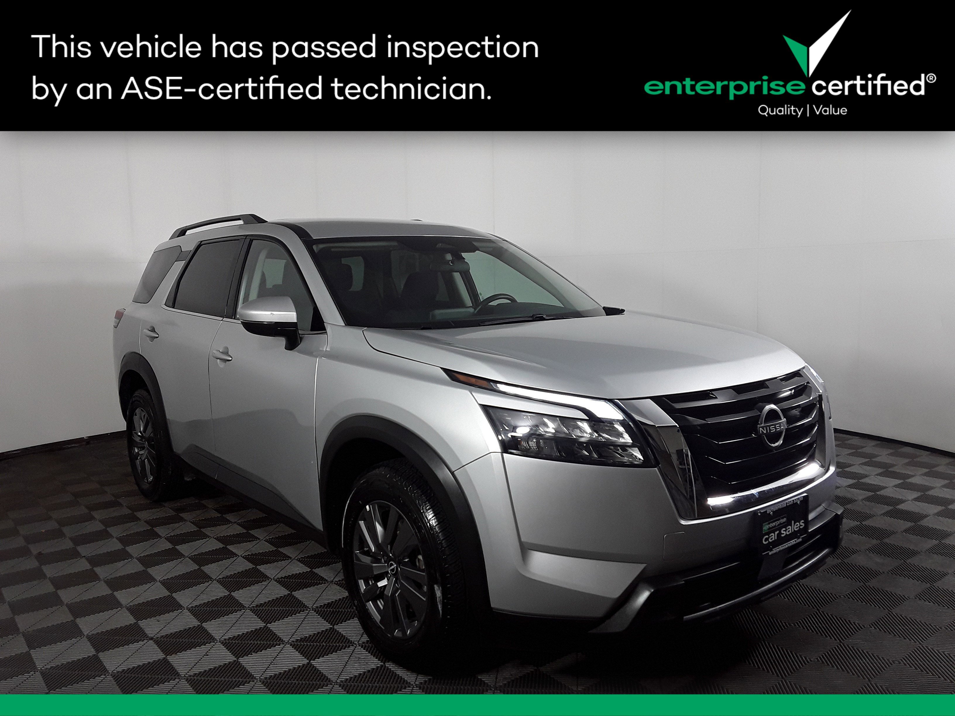 Used 2025 Nissan Pathfinder SV 4WD