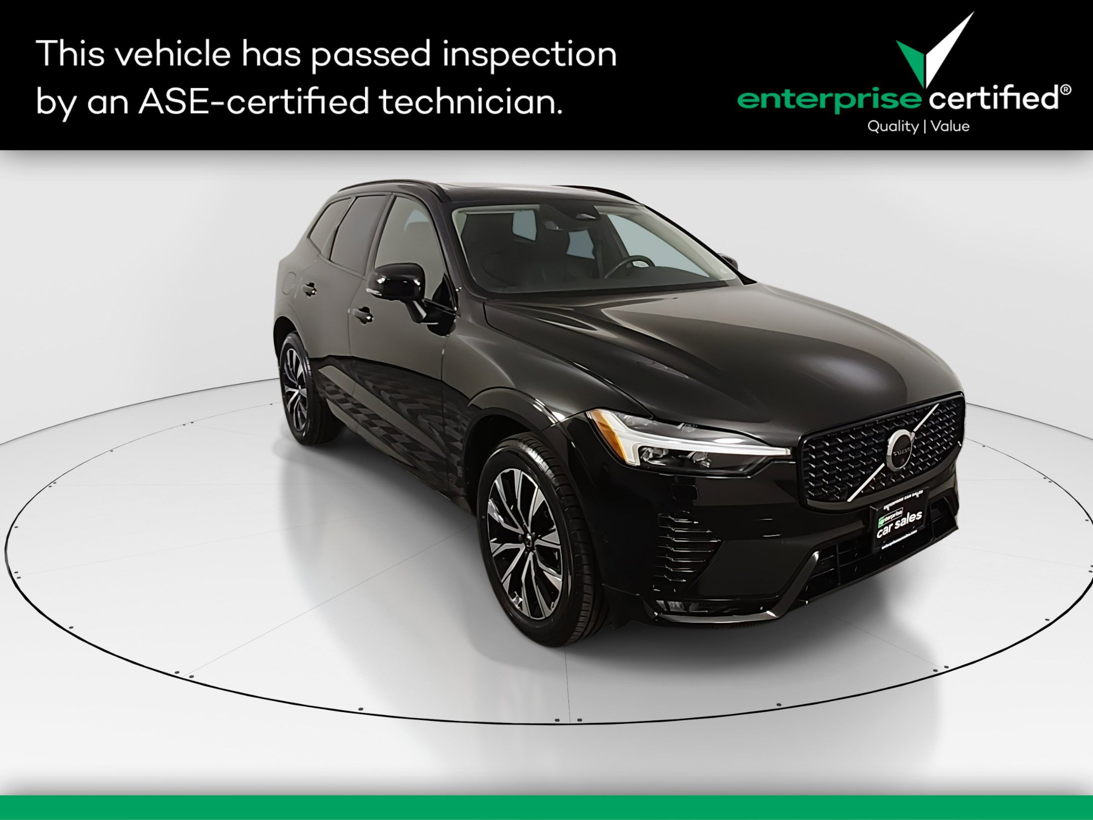 2023 Volvo XC60 Plus's photo