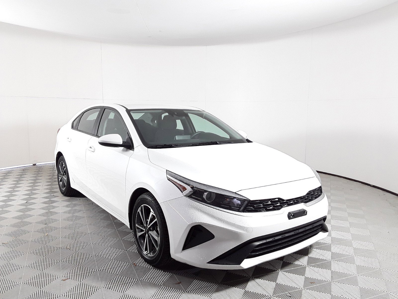 2023 Kia Forte LXS IVT