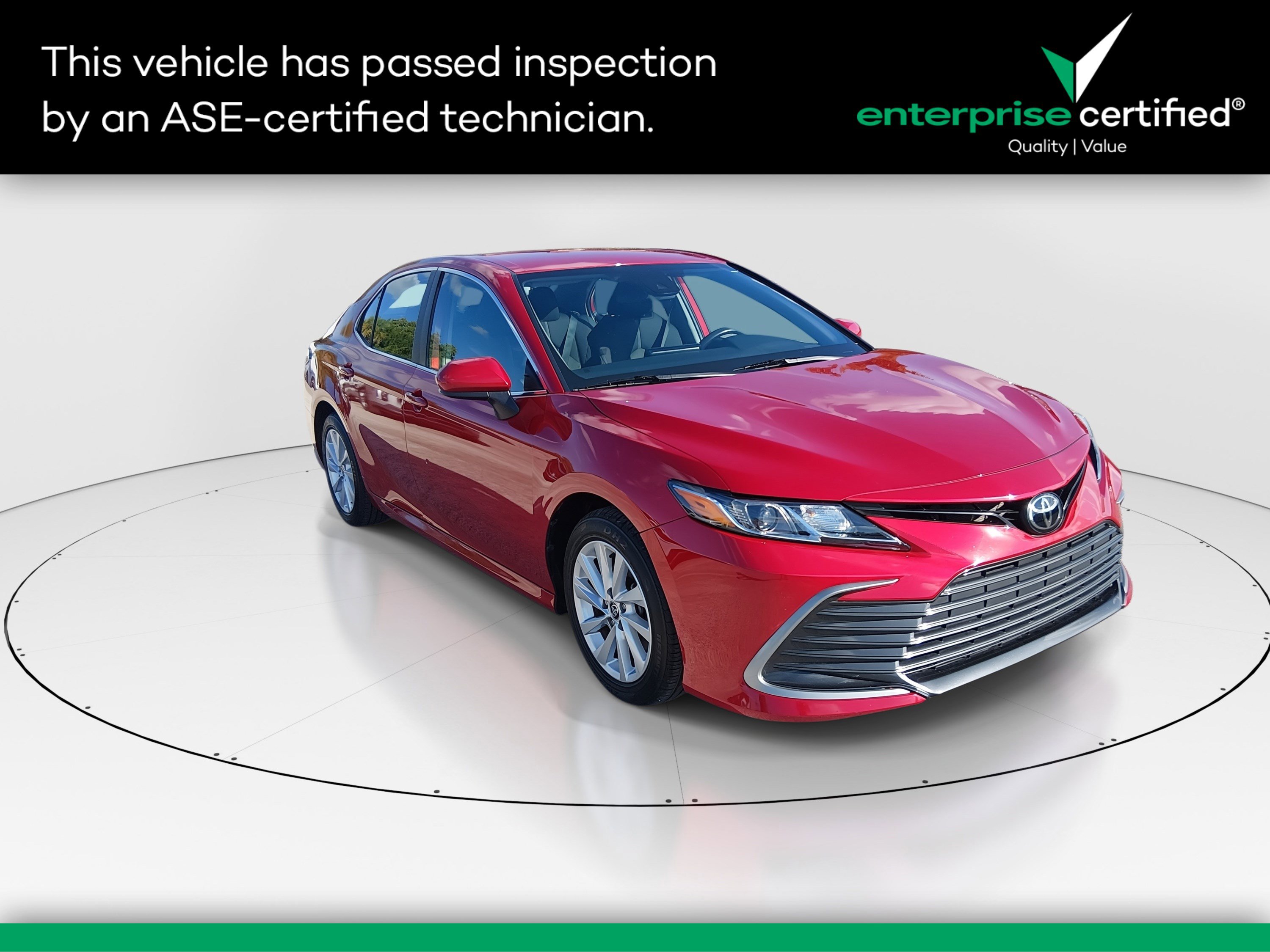 2023 Toyota Camry LE's photo