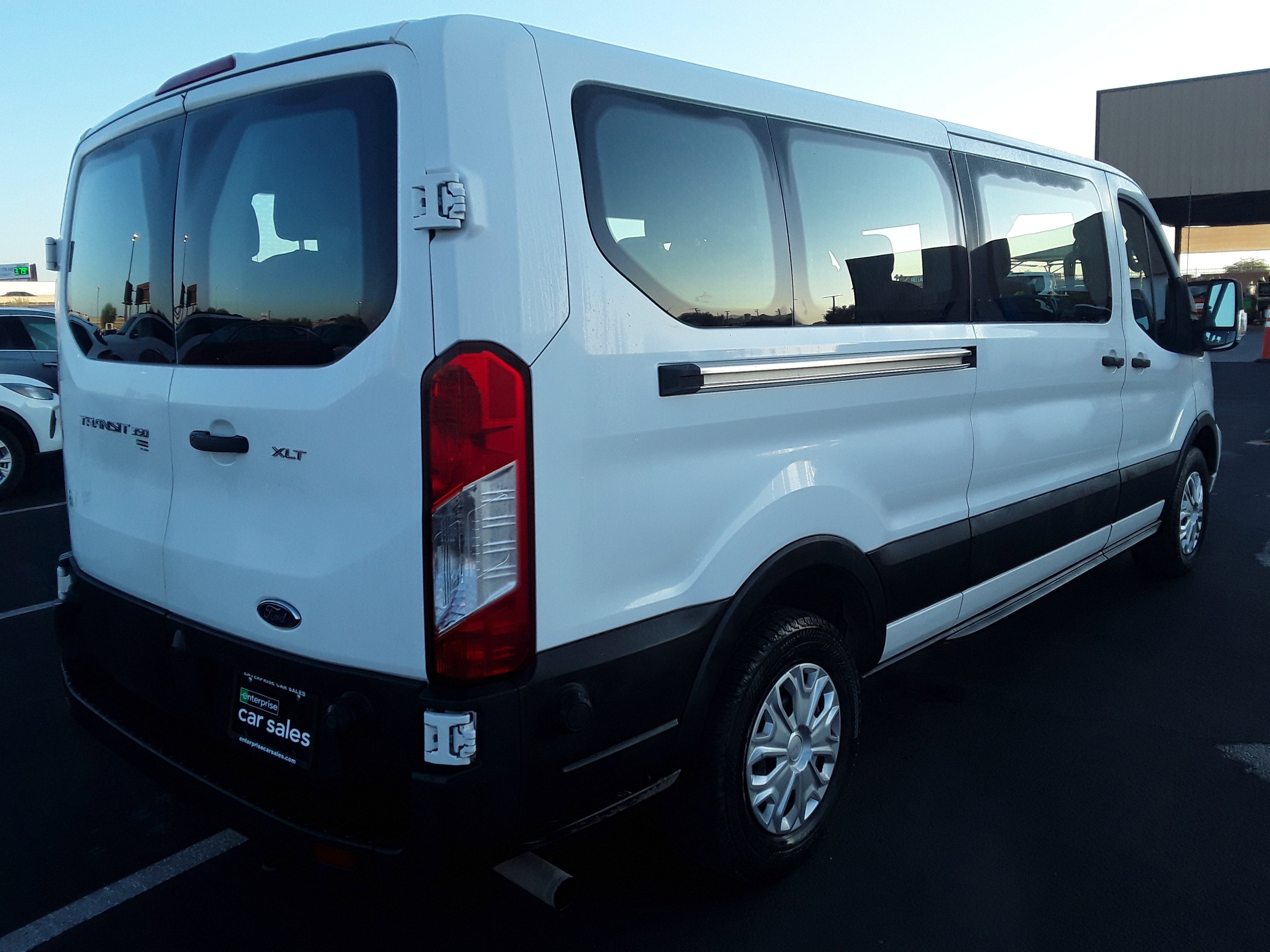 Image of Used 2020 Ford Transit Passenger Wagon T-350 148" Low Roof XLT RWD