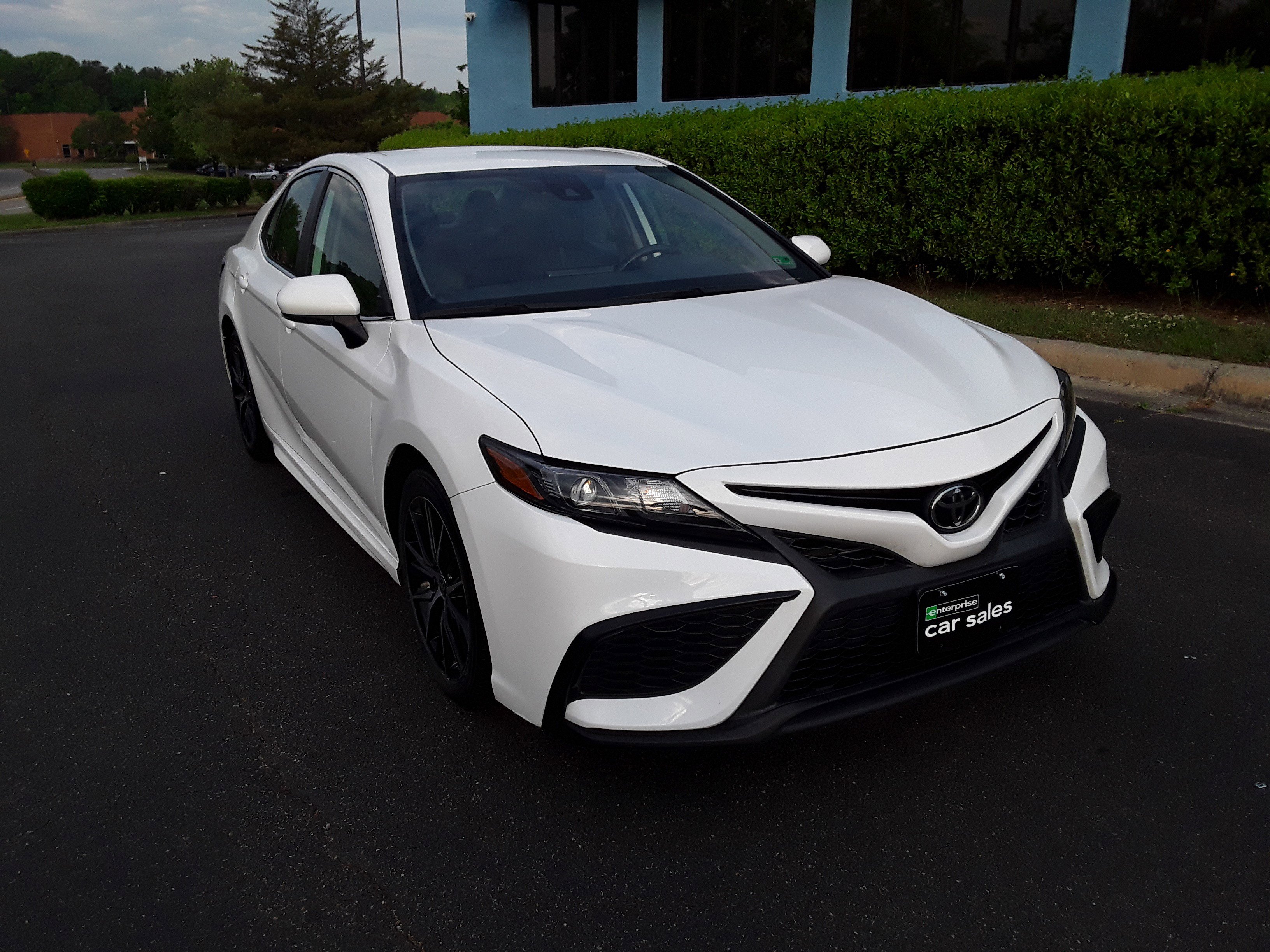 2022 Toyota Camry SE Auto