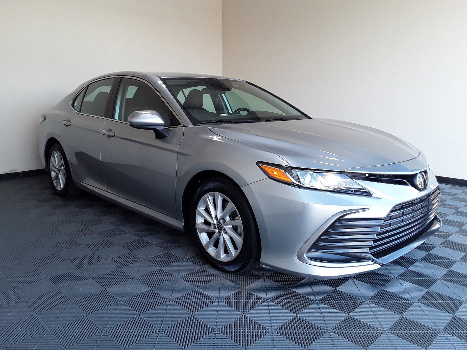 2022 Toyota Camry LE Auto