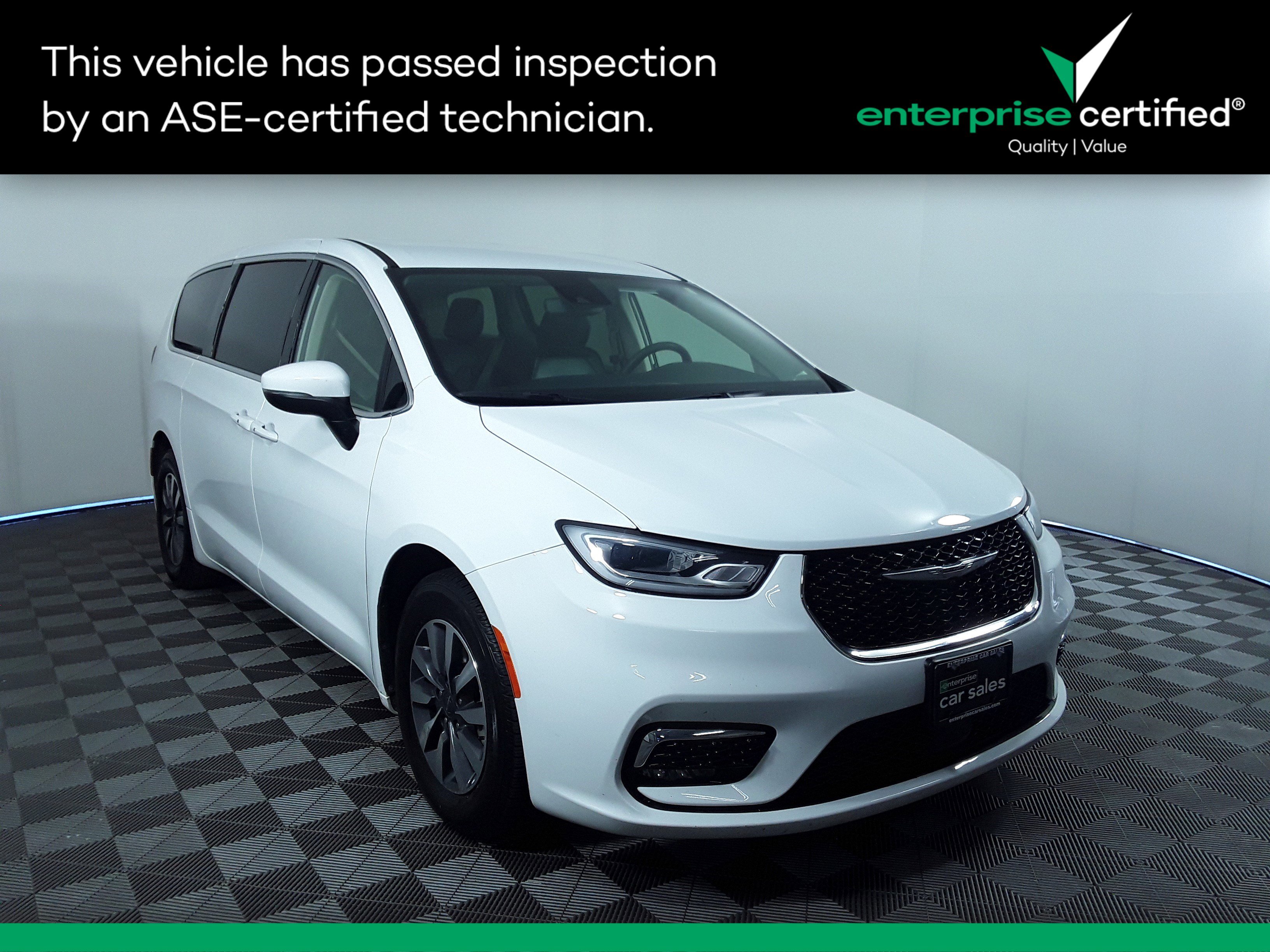 Used 2023 Chrysler Pacifica Hybrid Touring L FWD