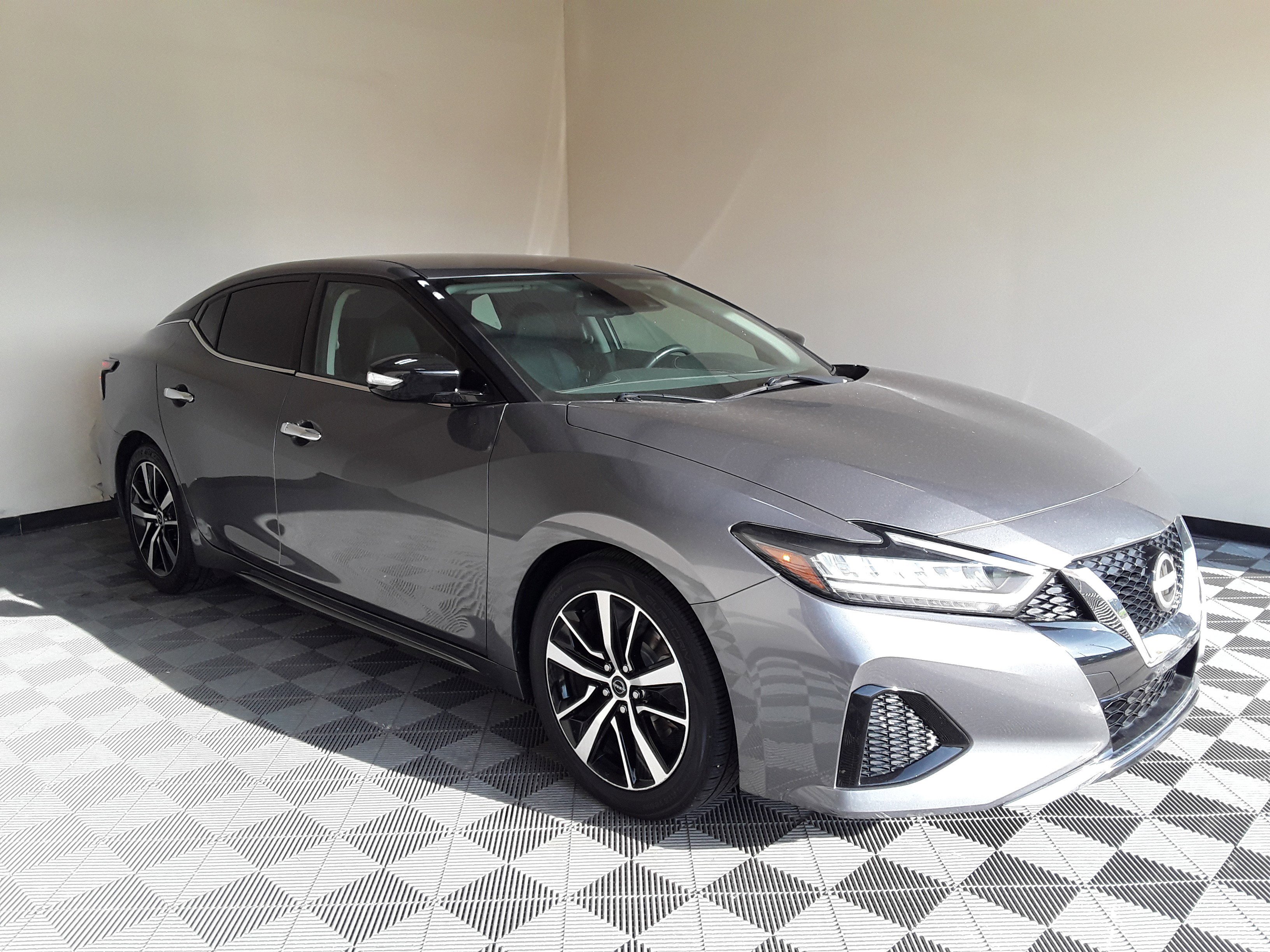 2023 Nissan Maxima SV CVT