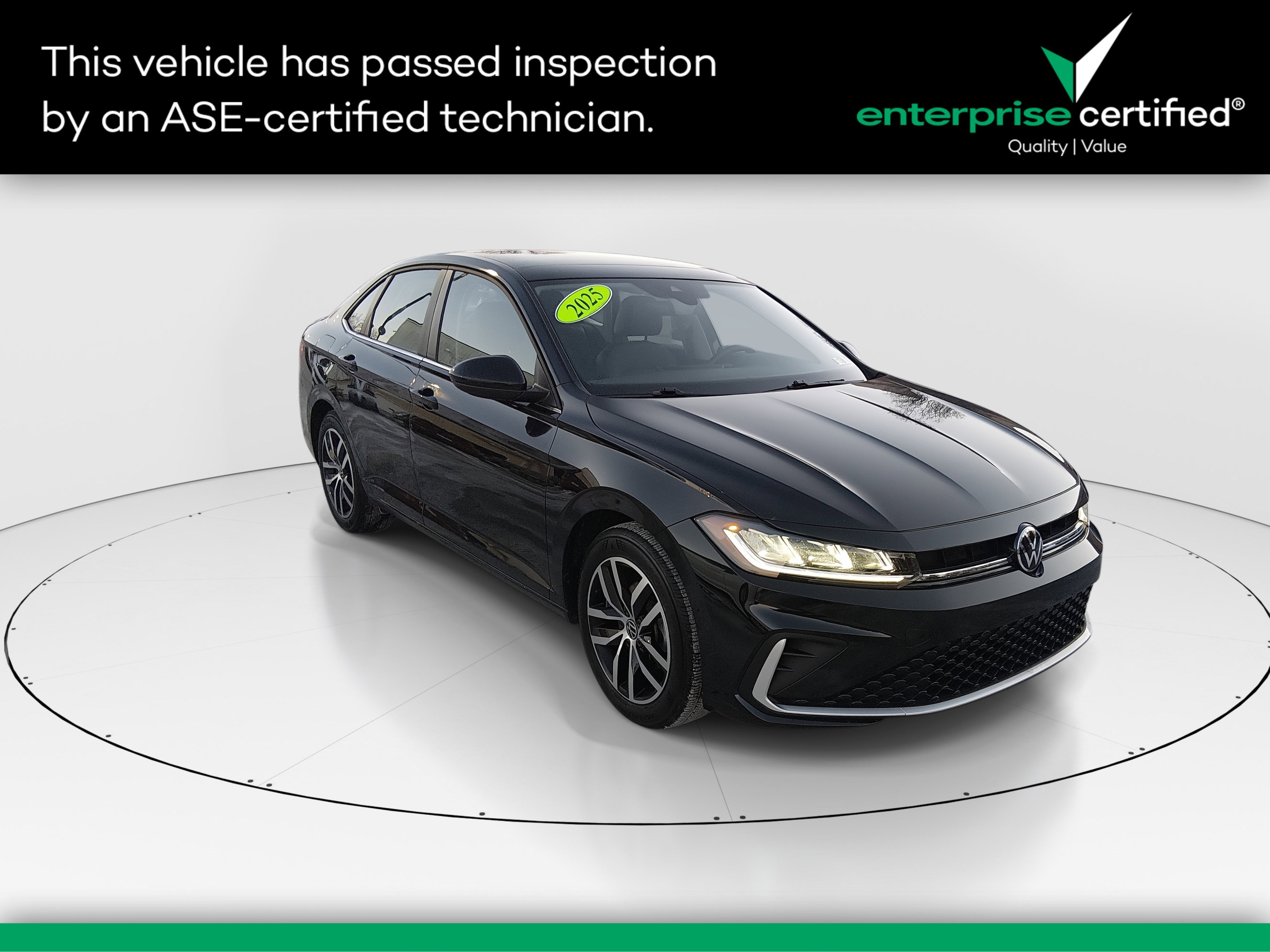 Used 2025 Volkswagen Jetta SE Auto