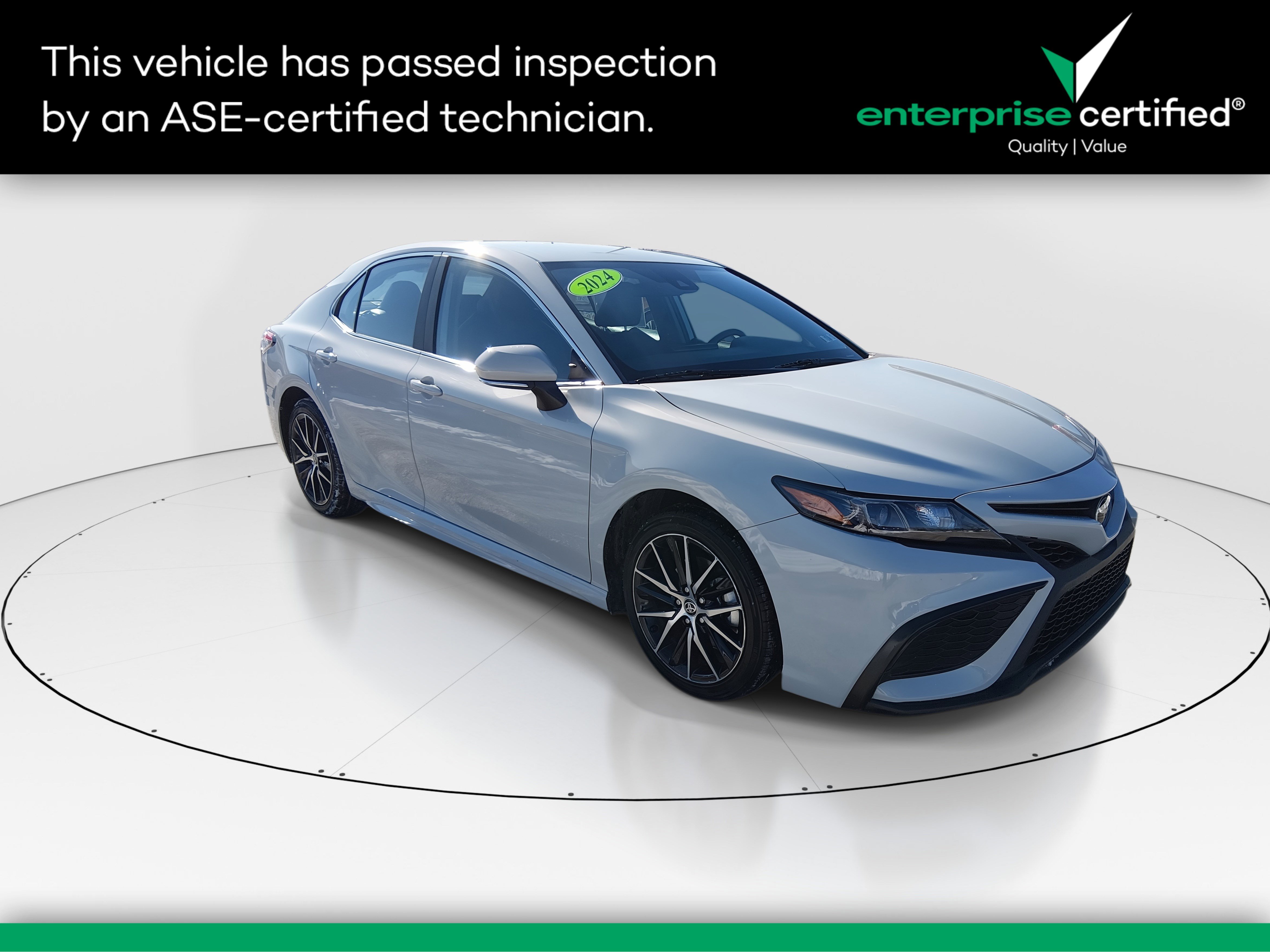 Used 2024 Toyota Camry SE Auto