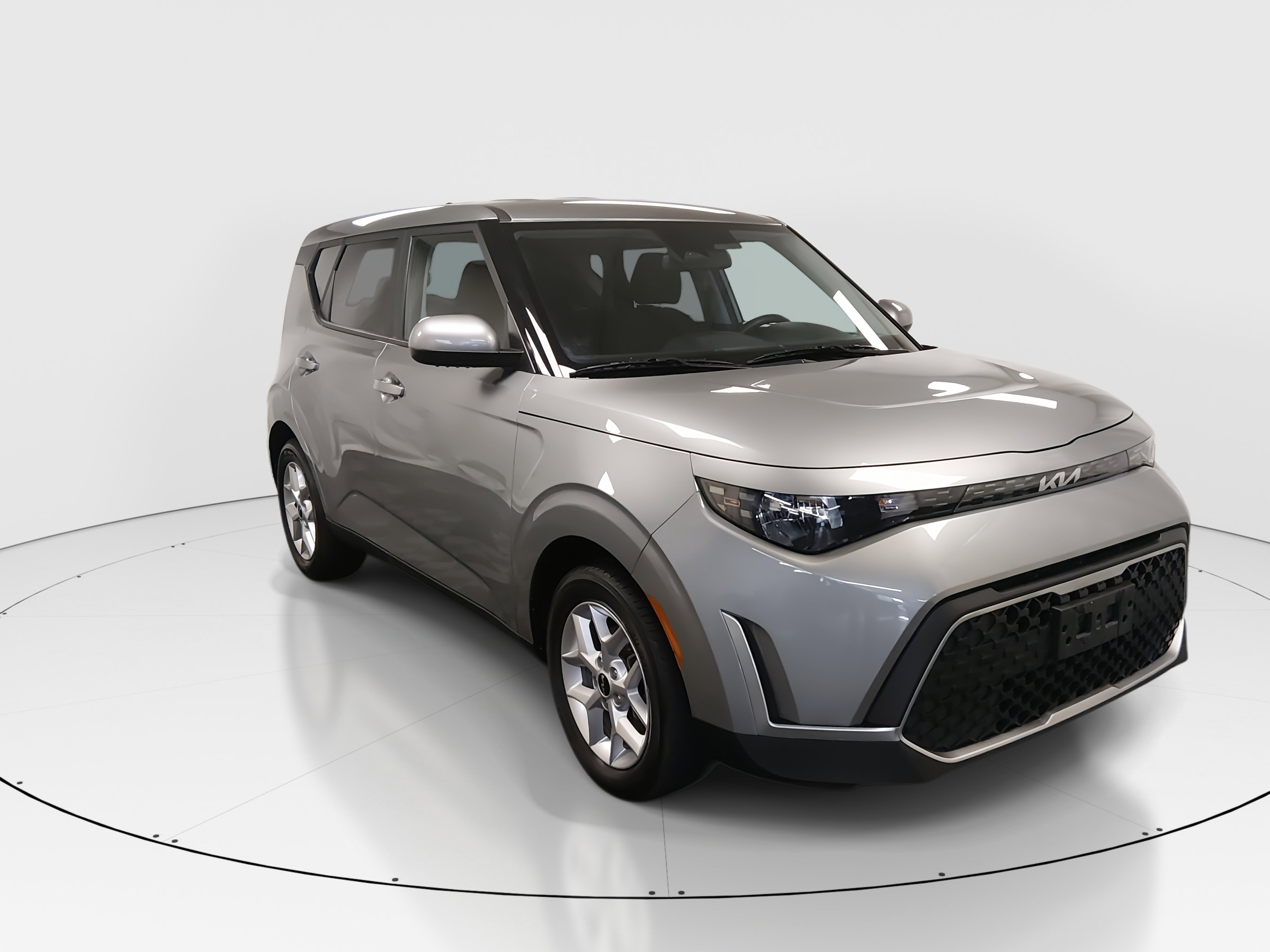 2024 Kia Soul LX's photo