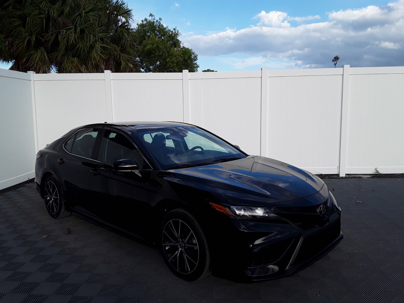 2021 Toyota Camry SE Auto