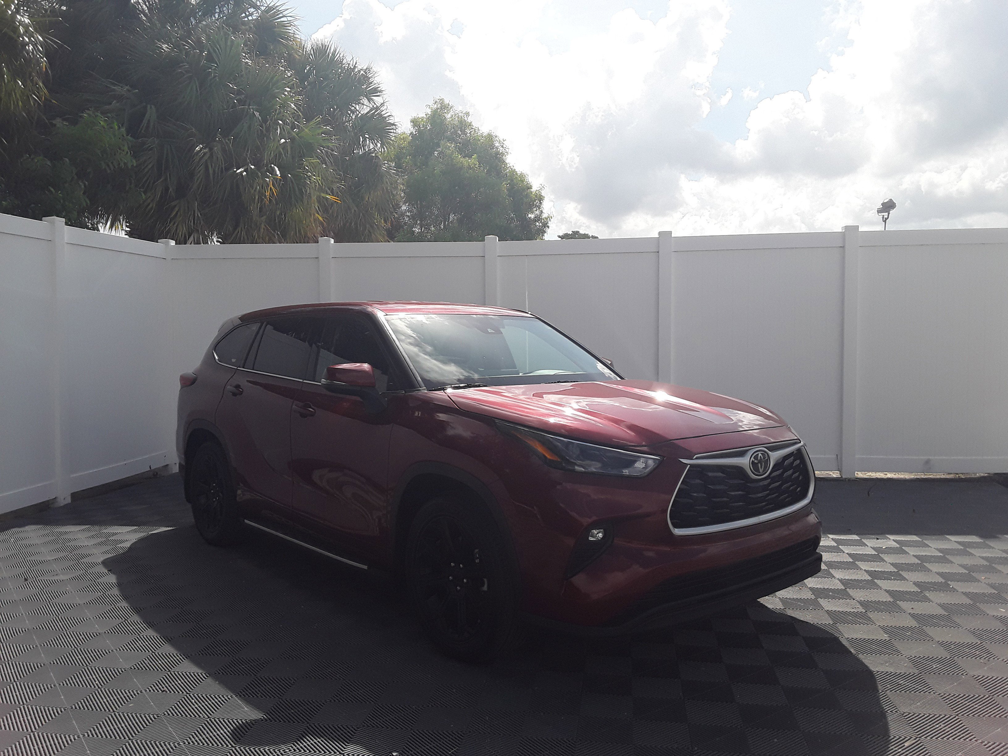 2022 Toyota Highlander LE FWD