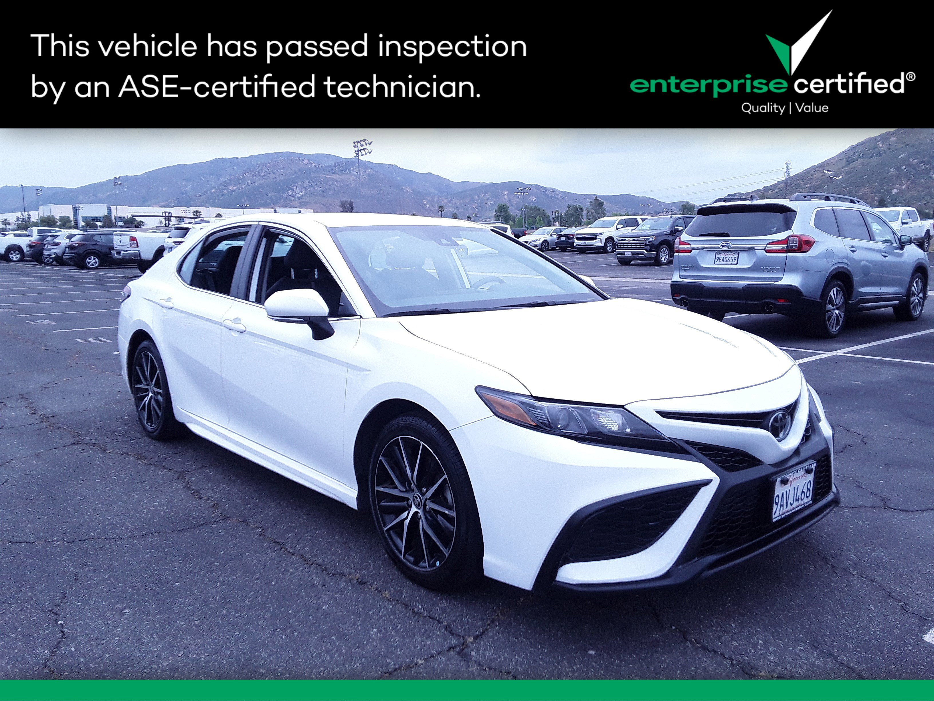 2022 Toyota Camry SE Auto
